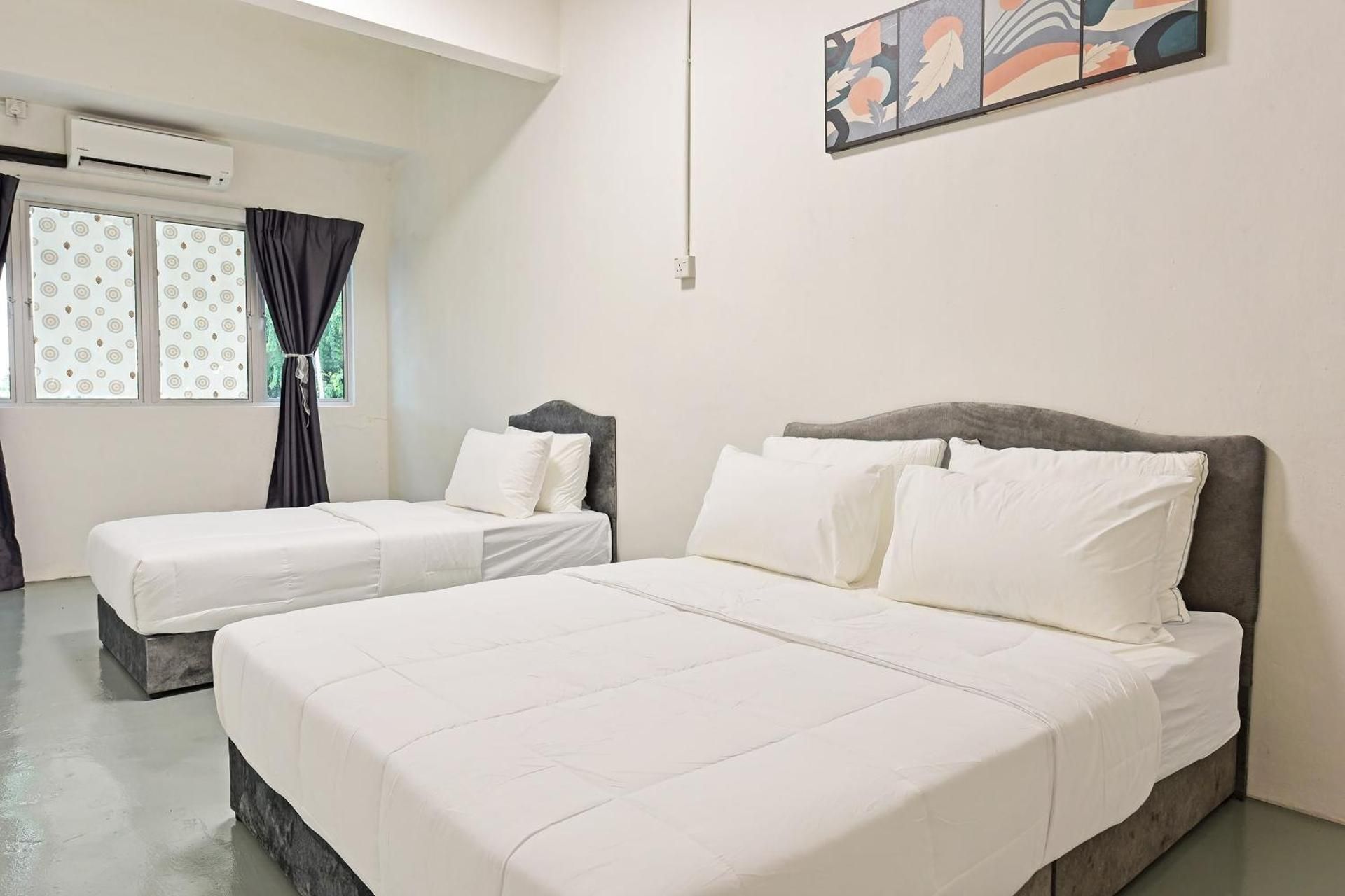 Triple Room with Shared Bathroom