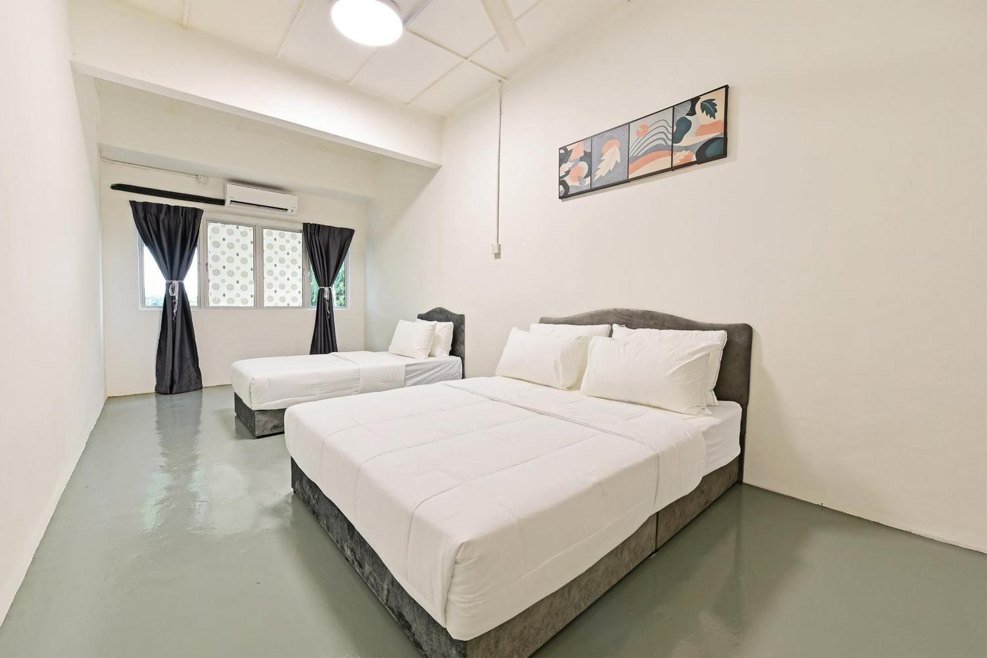 Triple Room with Shared Bathroom