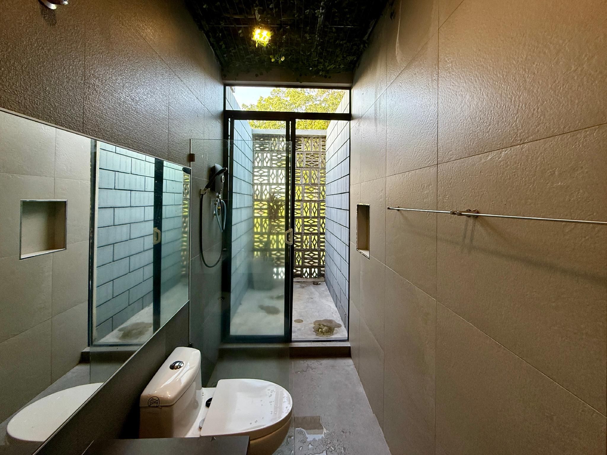 Deluxe King Room with Bathtub at Balcony