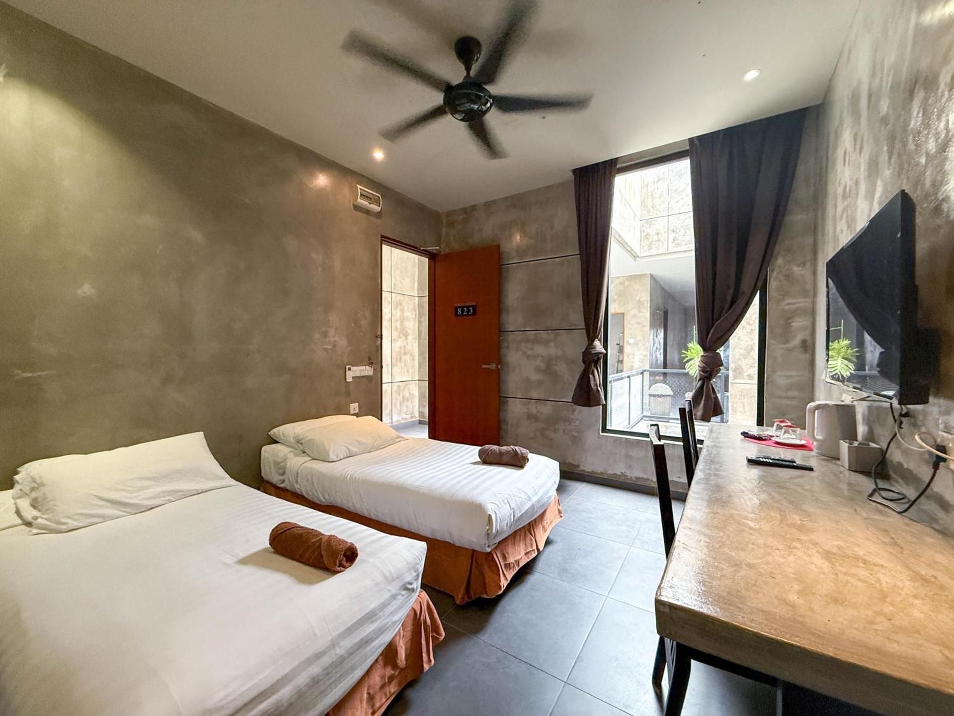 Deluxe Double Room with Shower