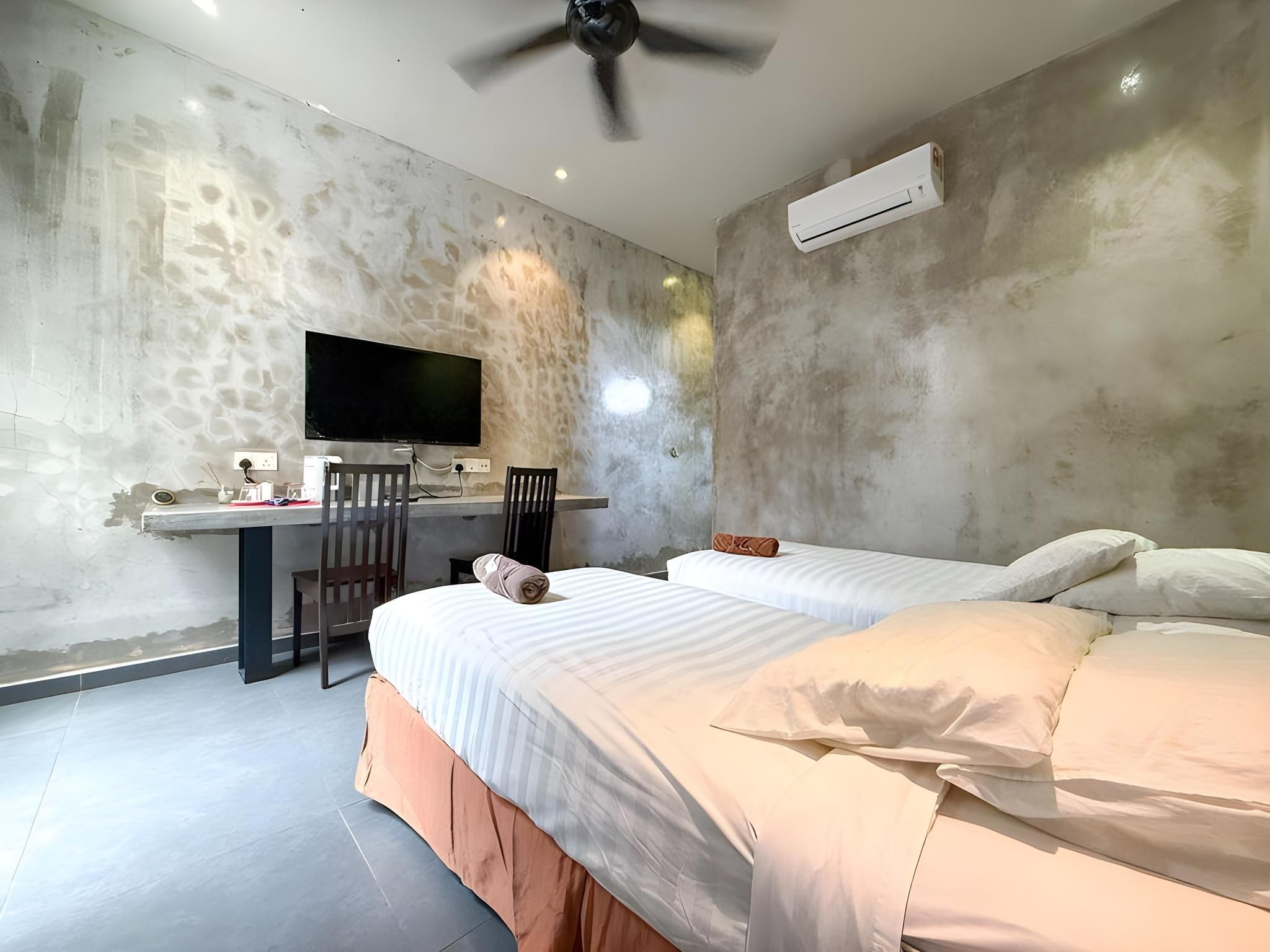 Standard Twin Room