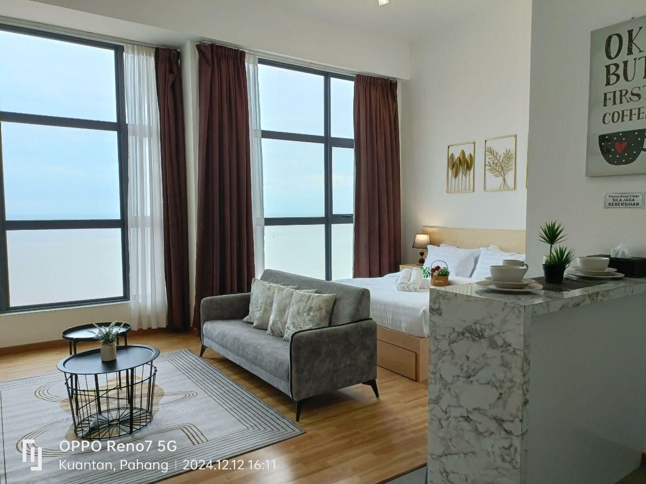 Sea and Pool View Room