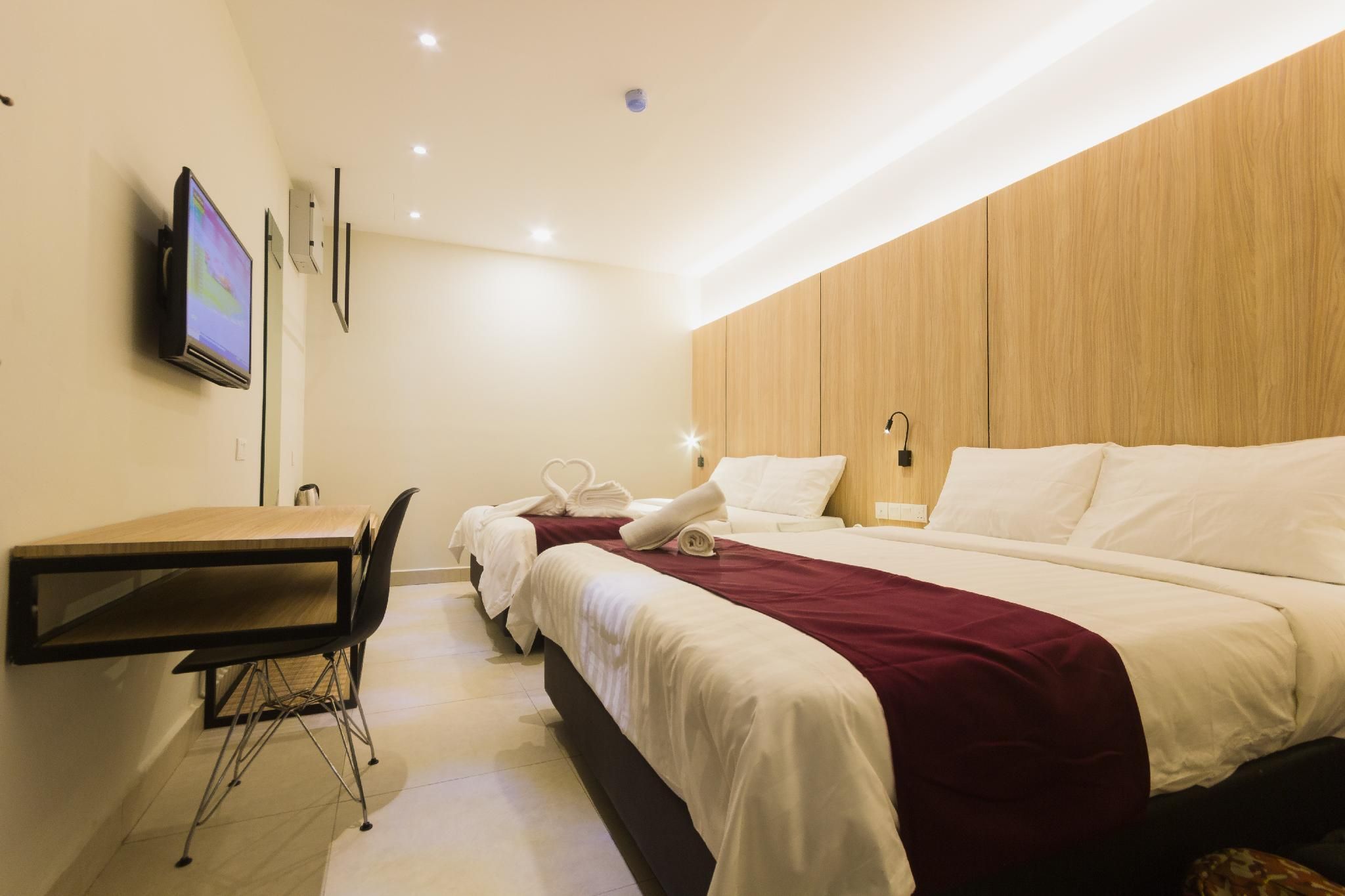 Super Family Room with 2 Double Beds and without Window