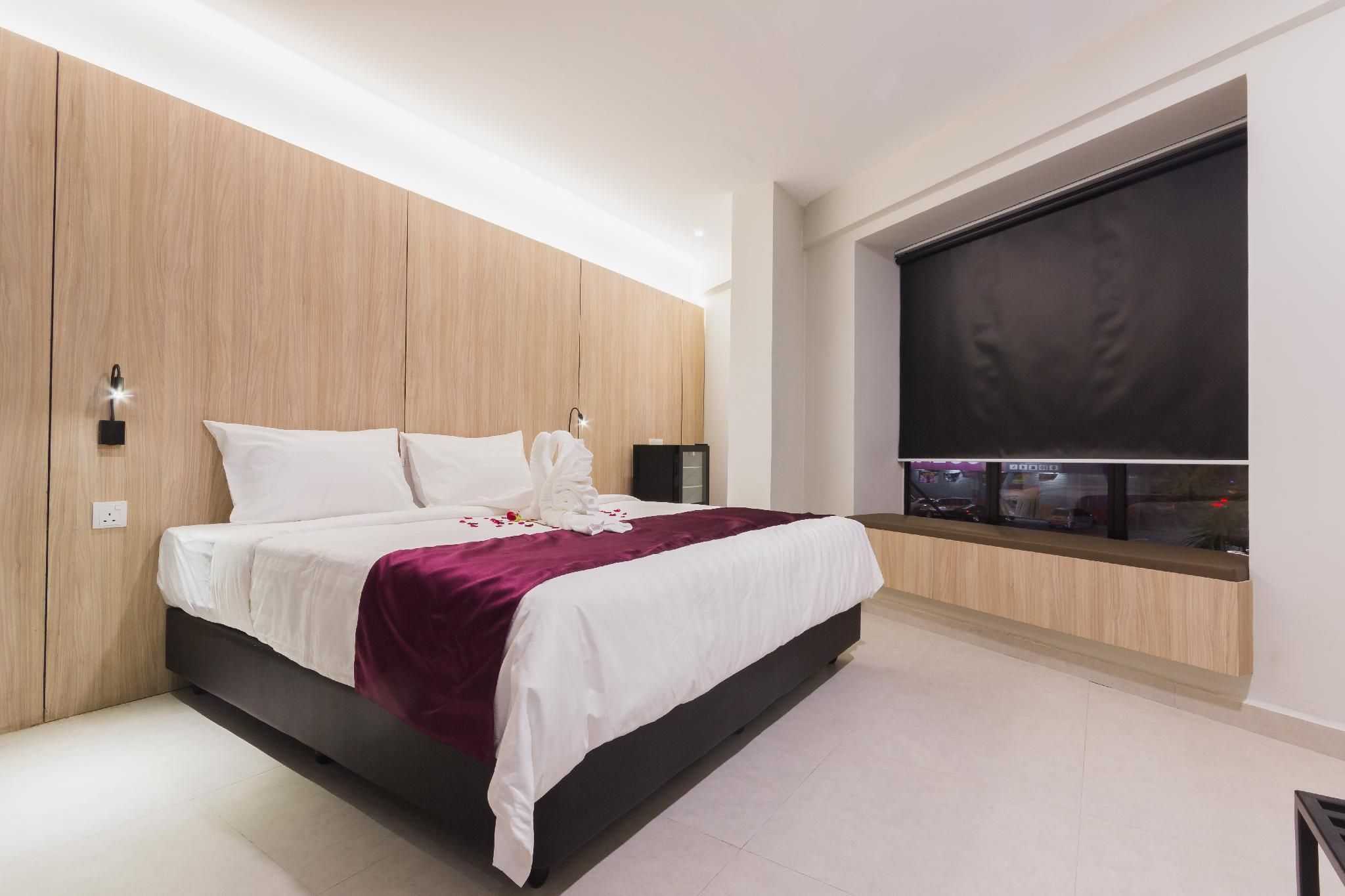 Business King Room