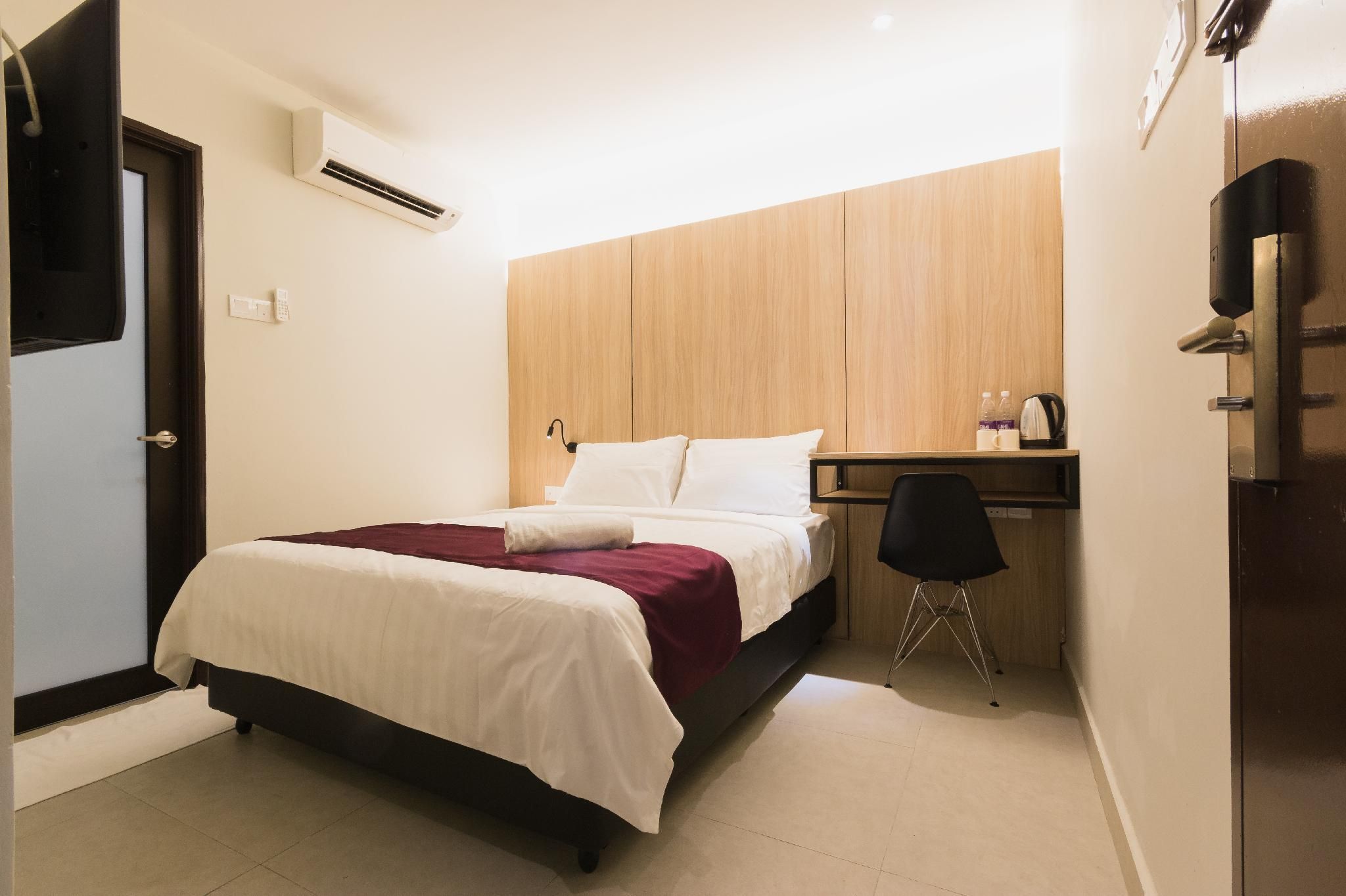 Classic Queen Room