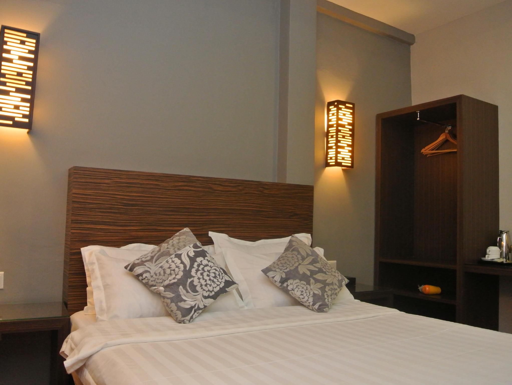Executive Queen Room with City View