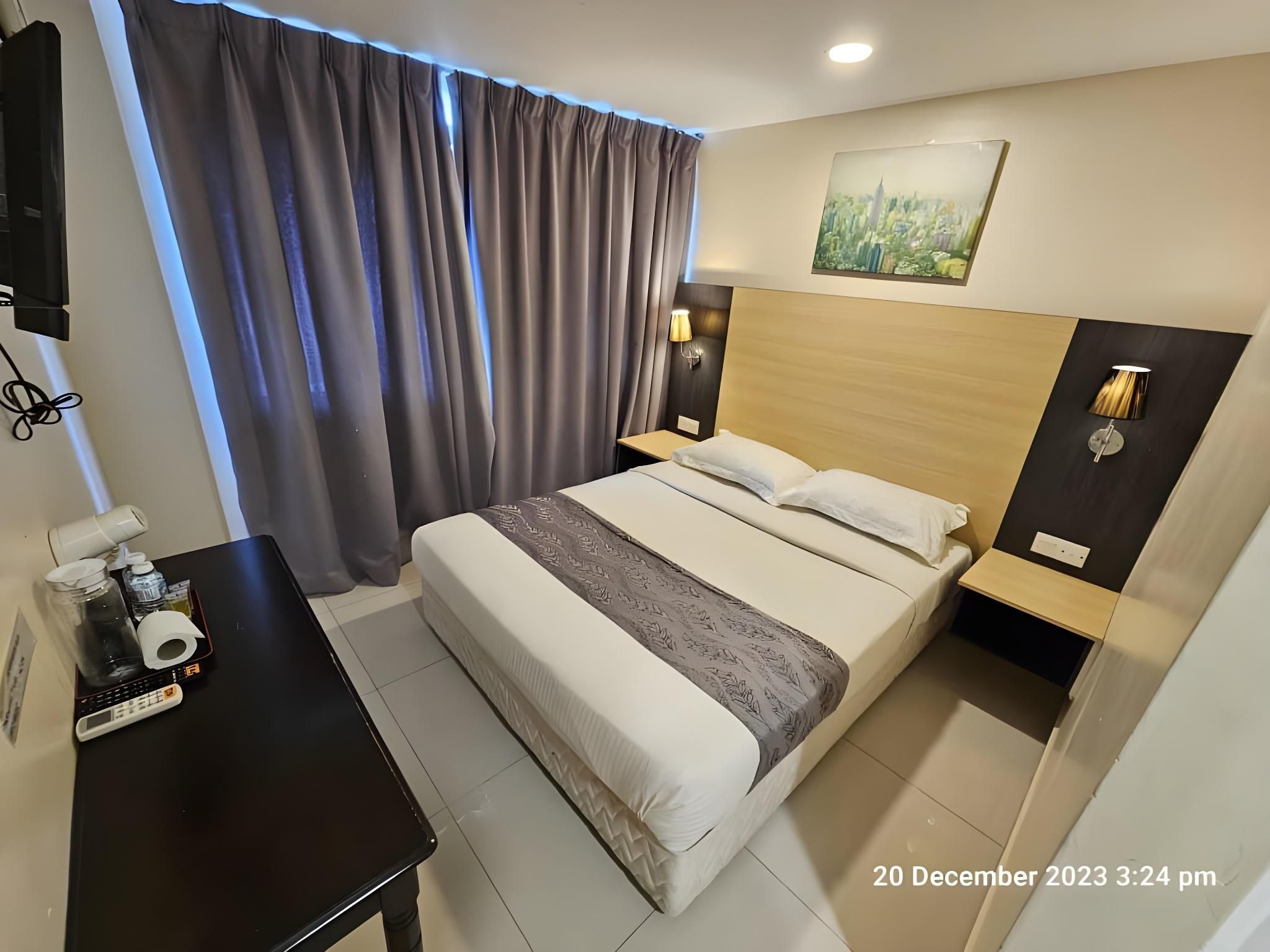 Deluxe Queen Room