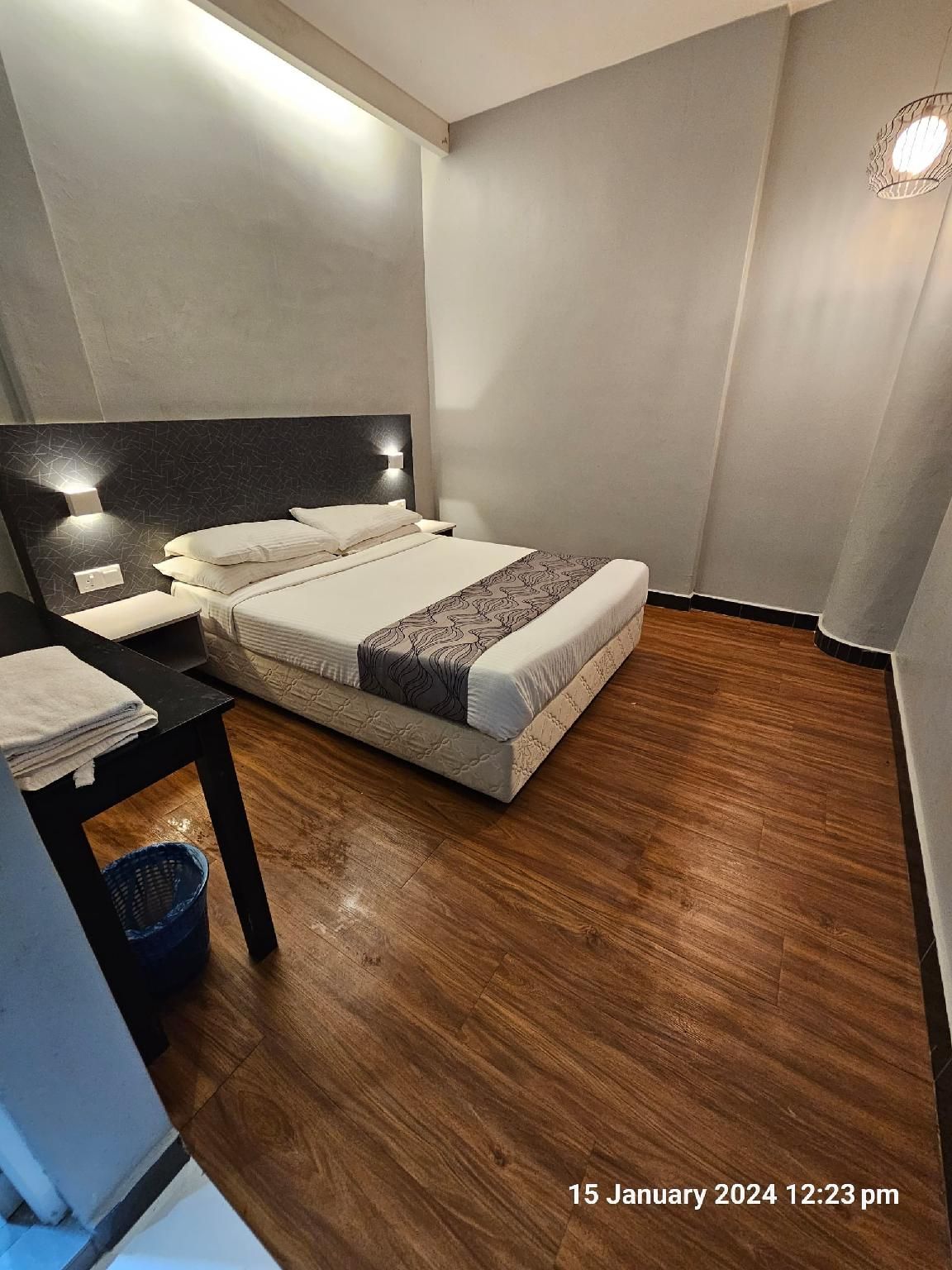 Premier Queen Room