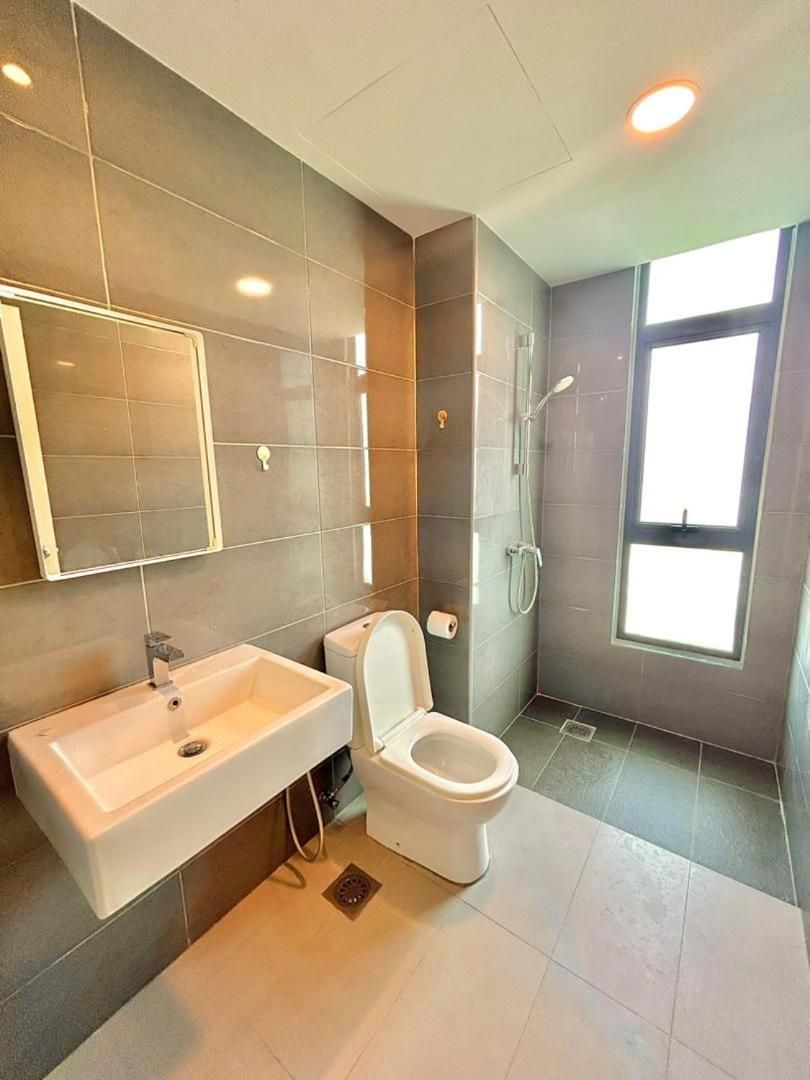 Two-Bedroom Apartment with City View