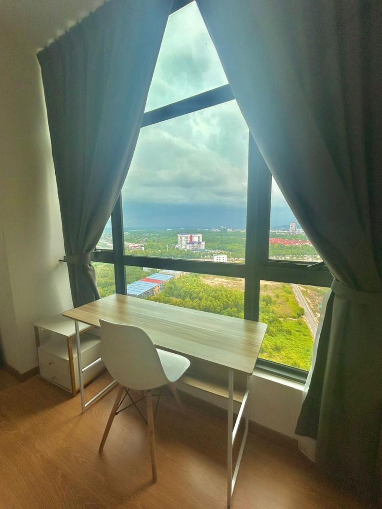 Apartment with City View