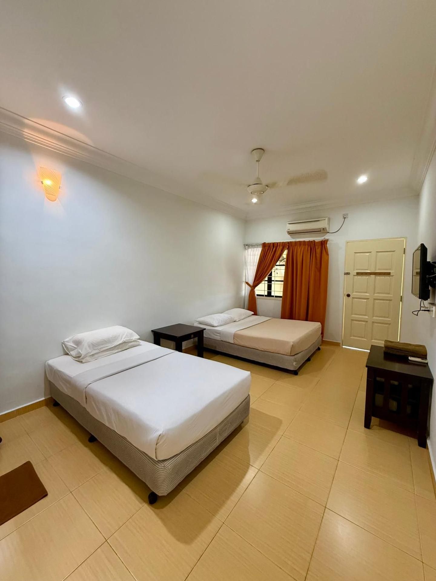 Triple Room with Private Bathroom