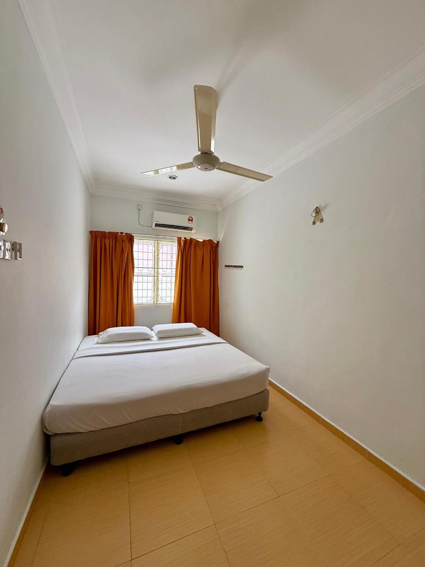 Double Room with Shared Bathroom