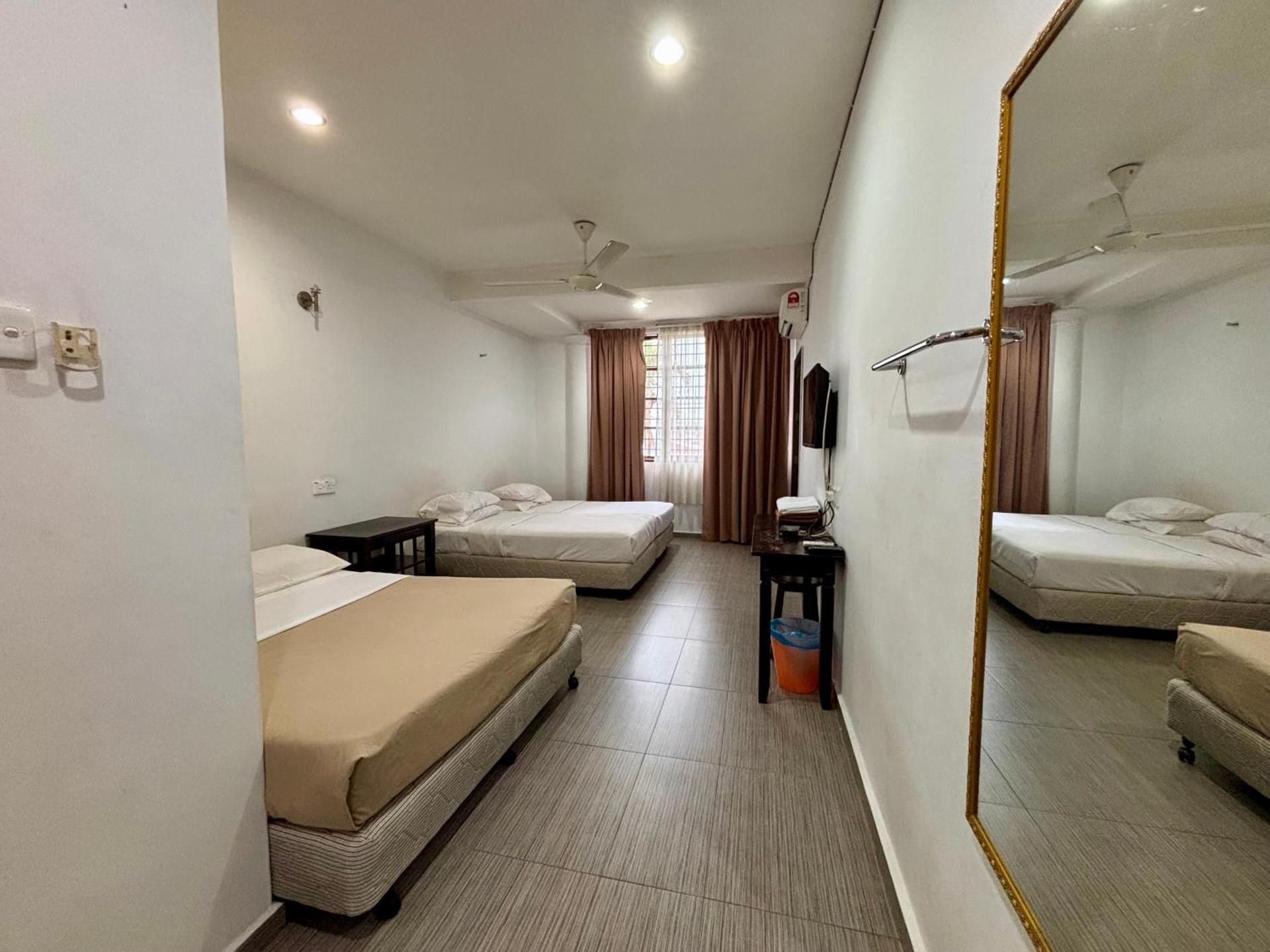 Quadruple Room with Private Bathroom