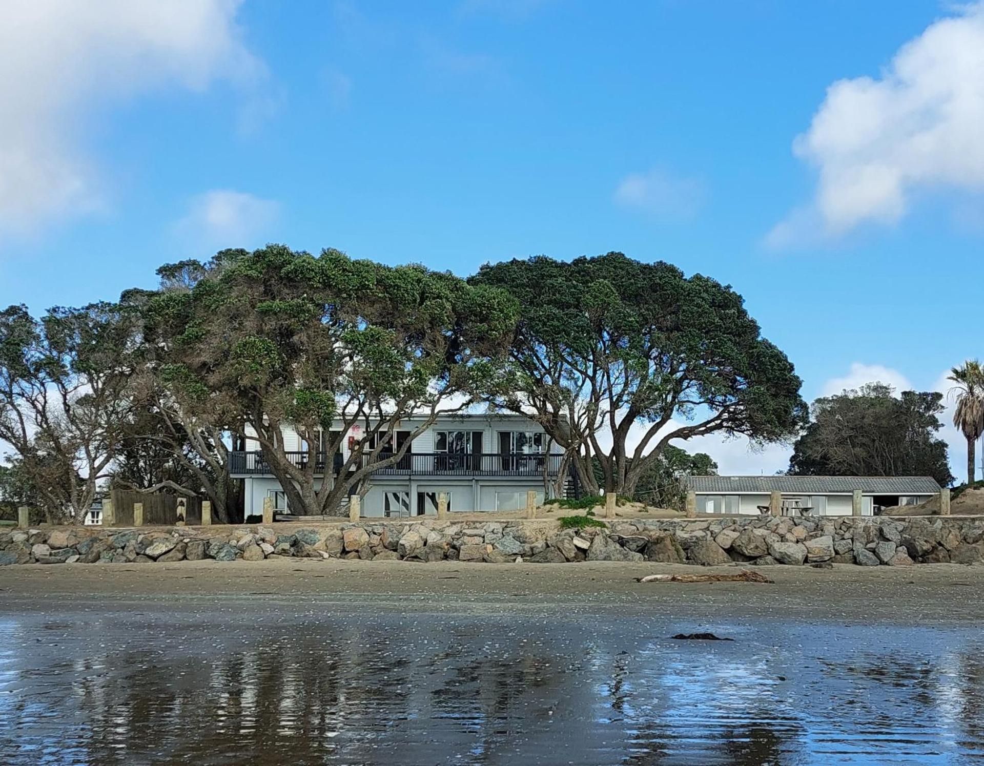 Edgewater Motel