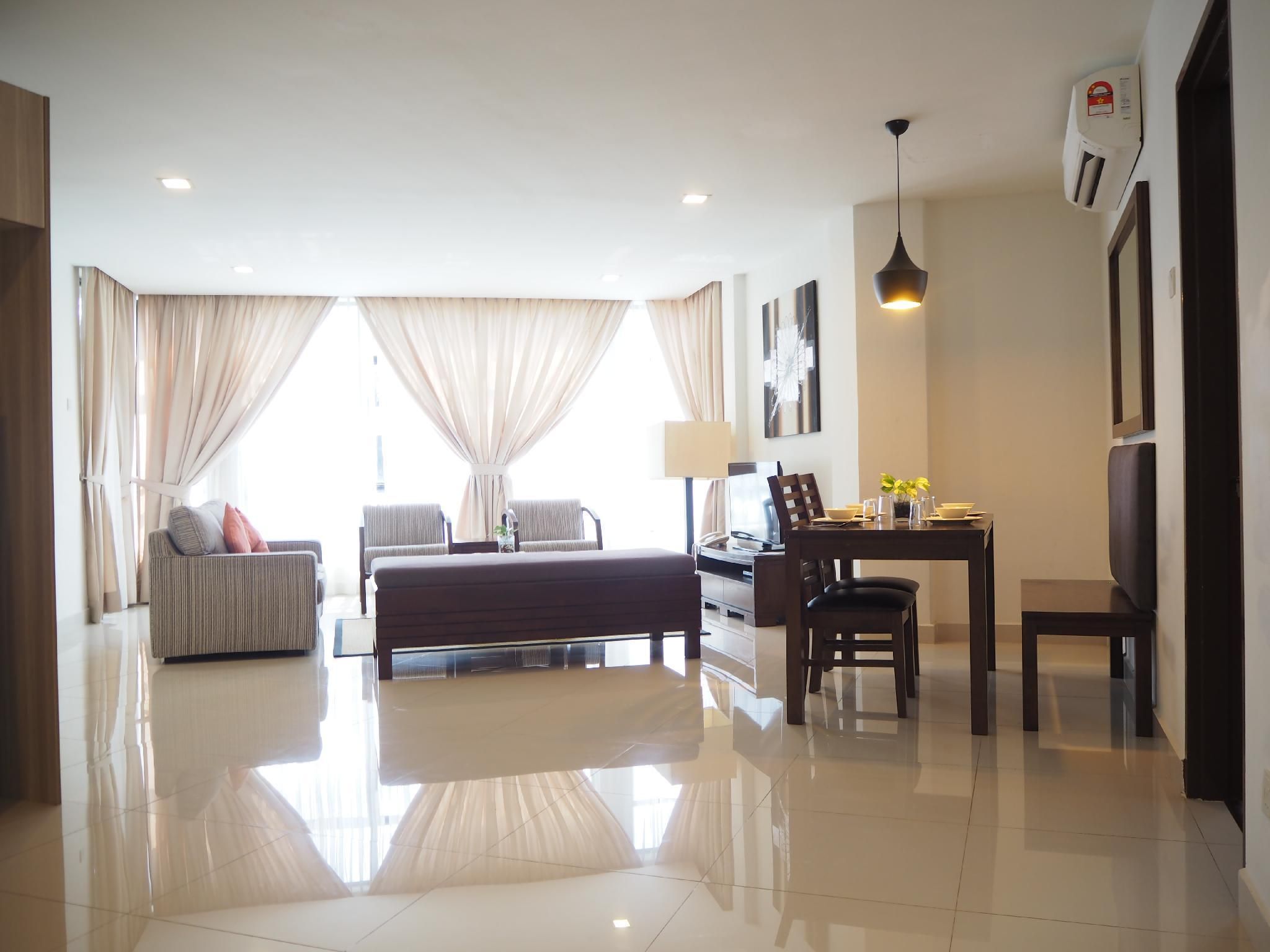 Samsuria by the Beach 2 Bedroom Apartment with Garden View & Balcony 3
