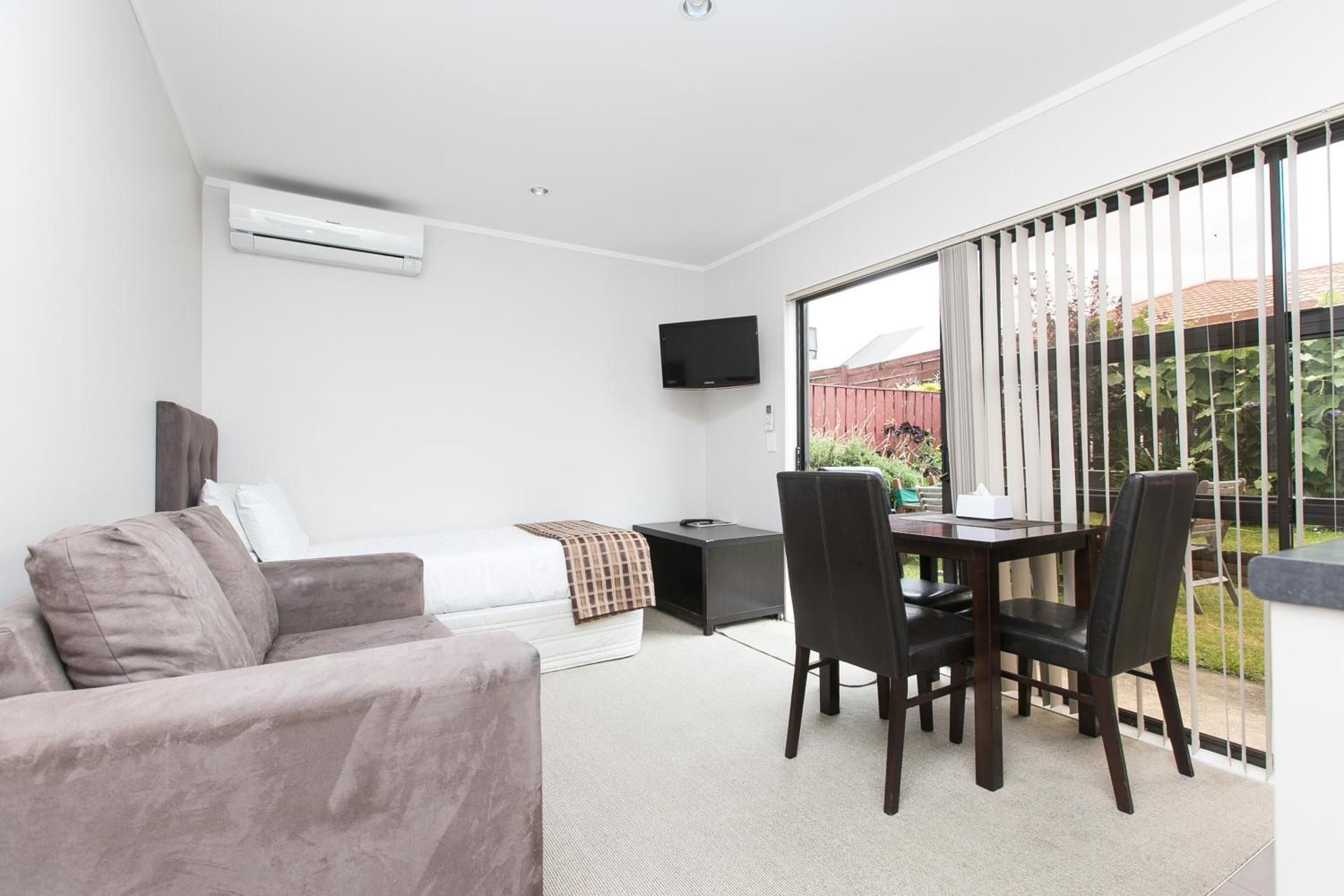 Superior One-Bedroom Apartment