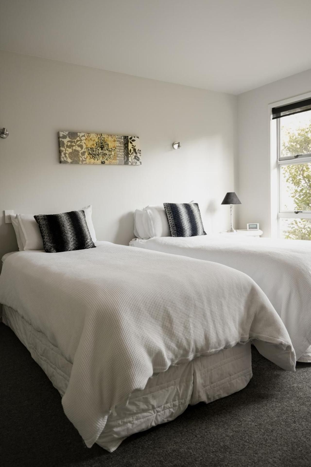 Lavender Hill Villa with Garden View 2