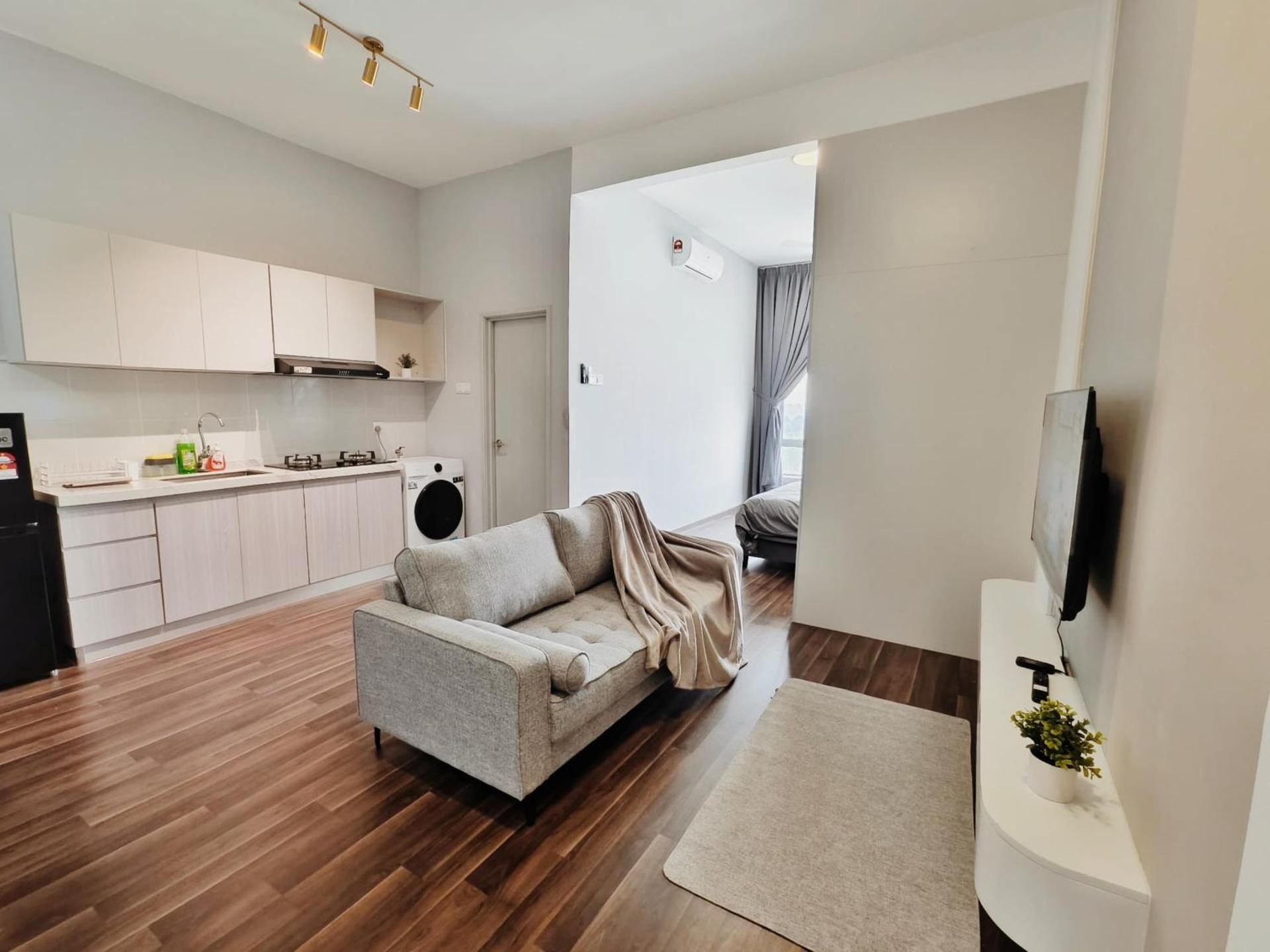 Studio Apartment with Queen Bed