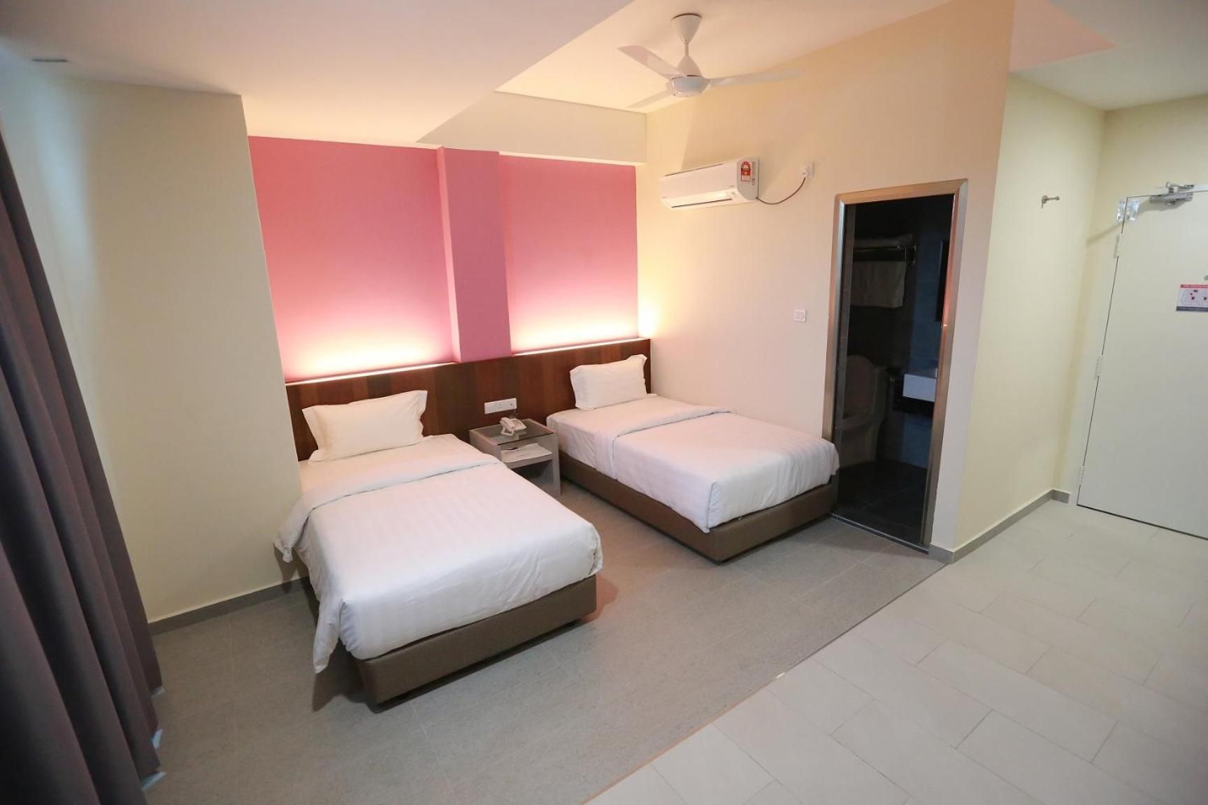 Large Twin Room