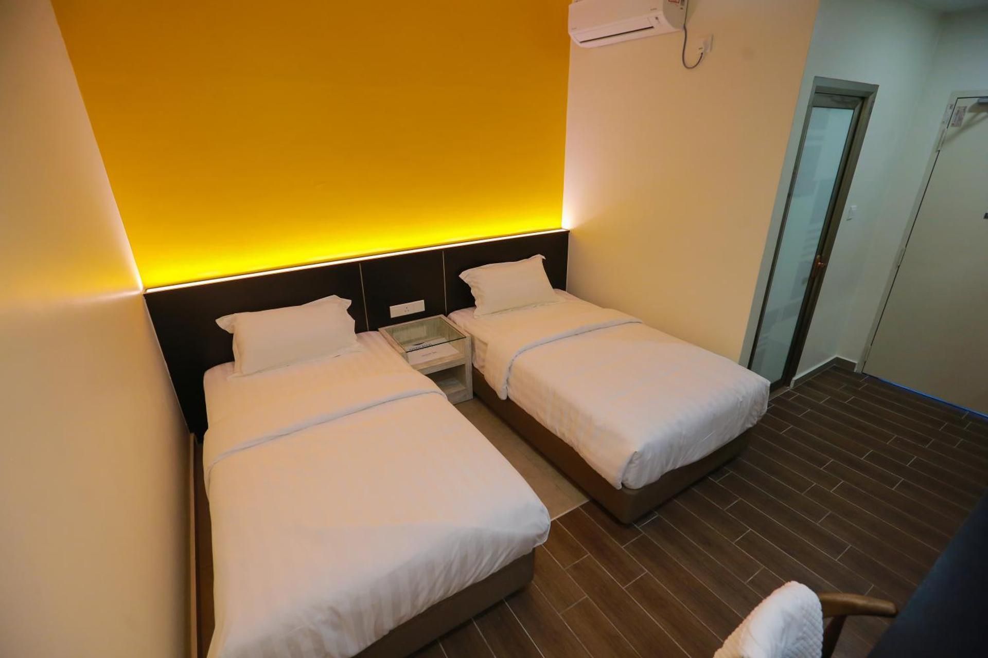 Standard Twin Room without Window