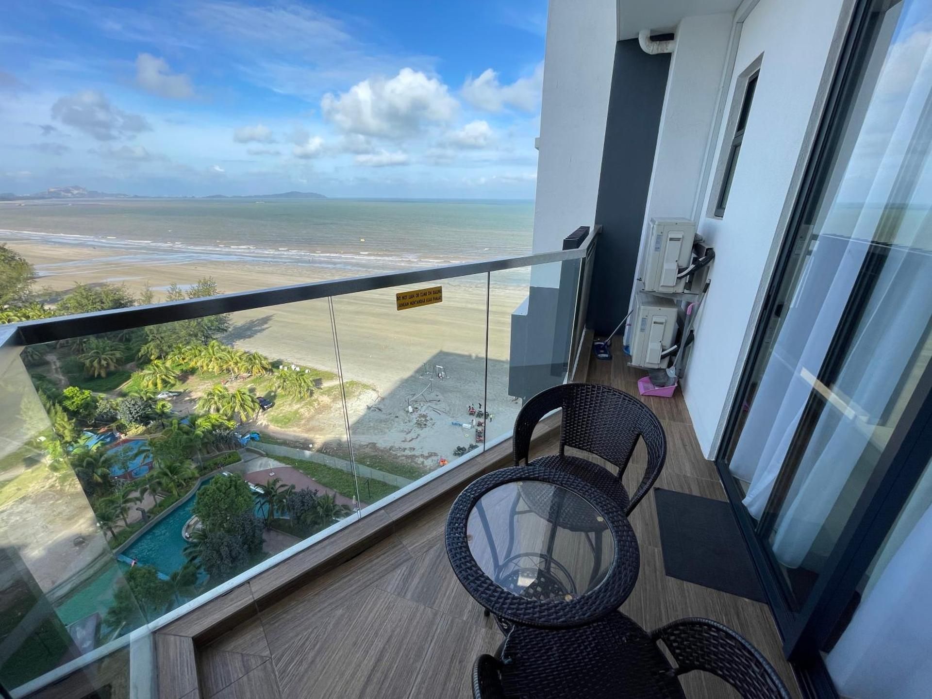 Studio Apartment with Sea View