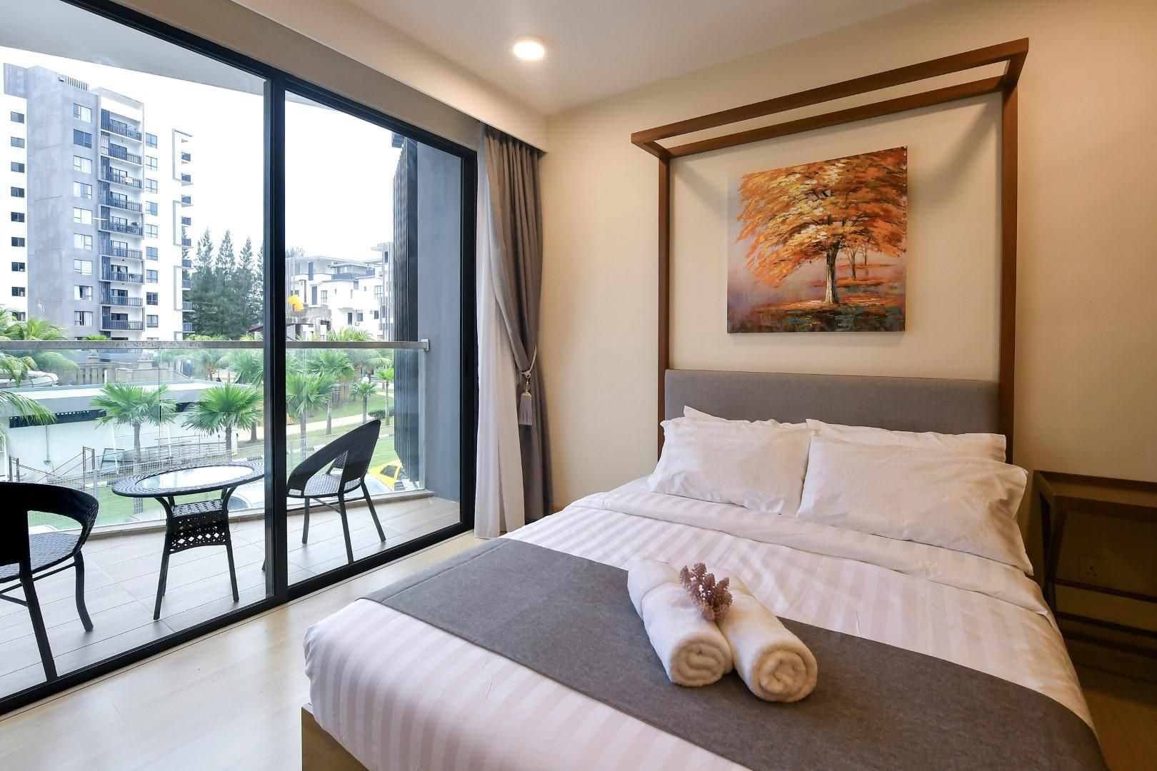 1 Bedroom Apartment with Sit-Out