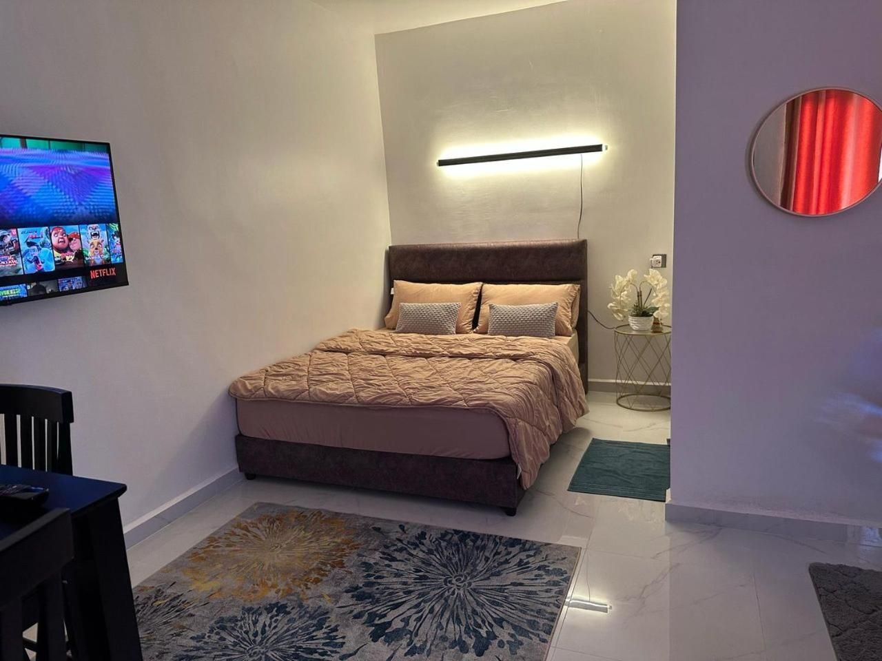 Deluxe Queen Suite