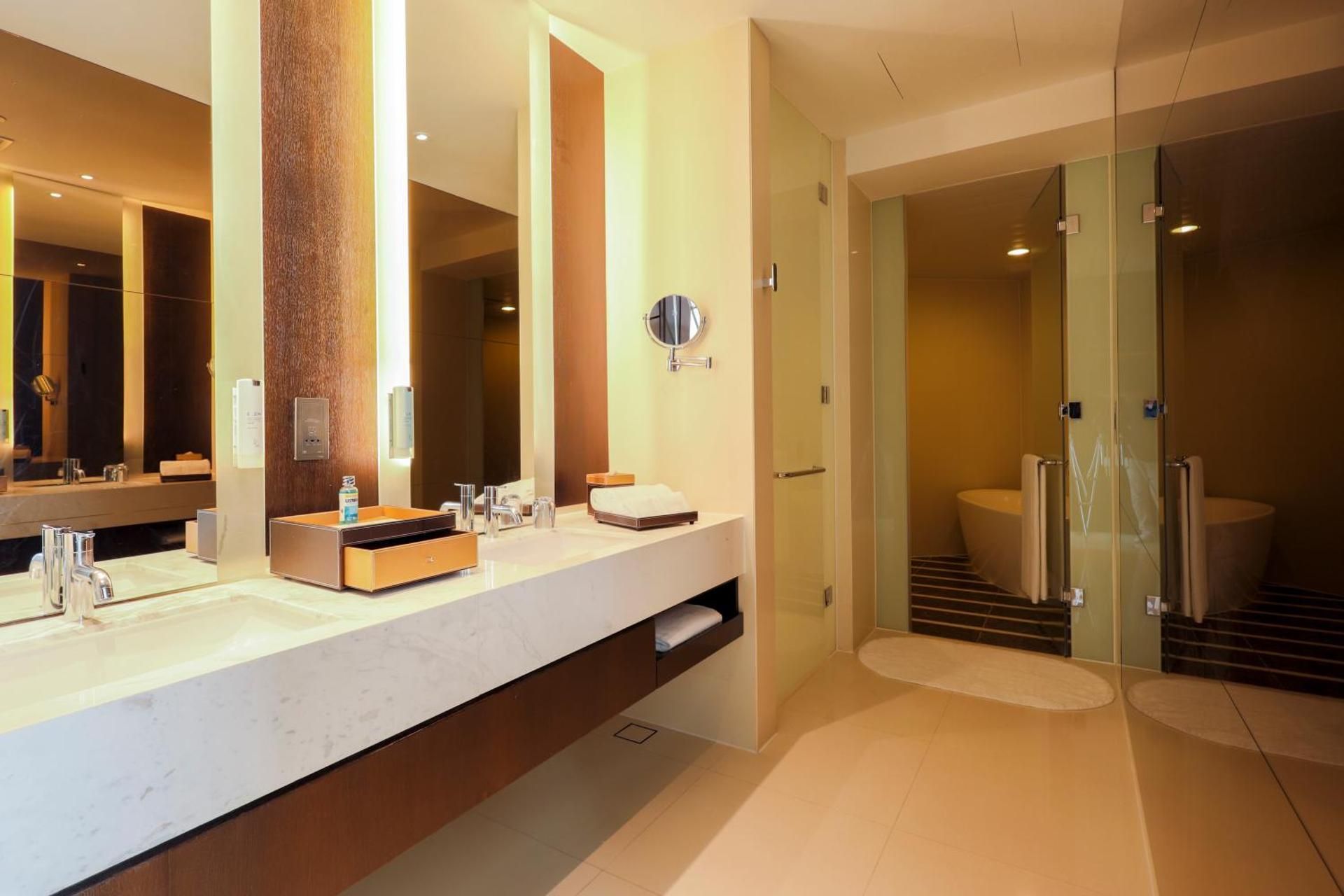  Indulge in a Semi-Duplex Retreat Room Package