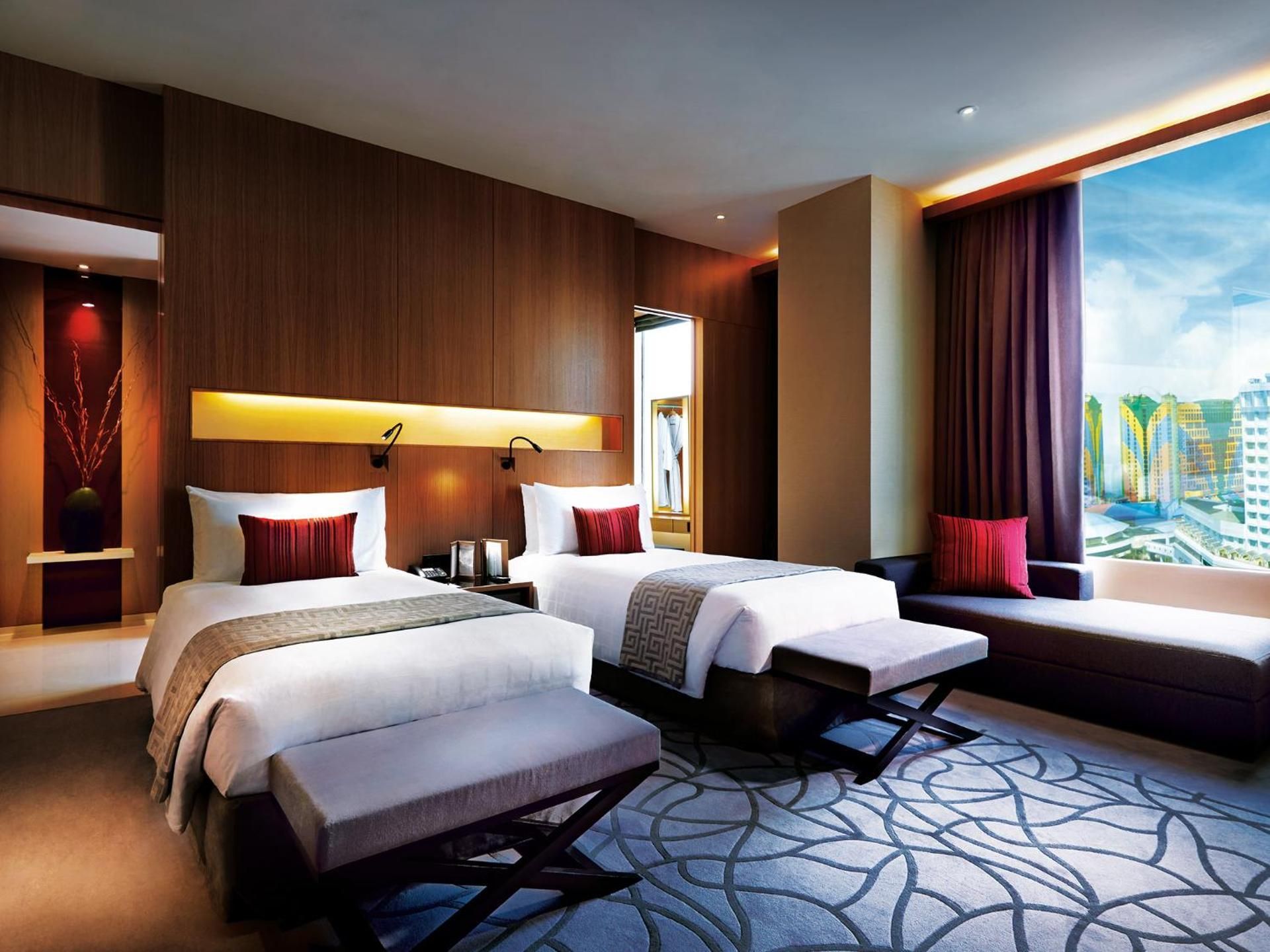 A Luxury Staycation Awaits at Highlands Hotel - Executive Suite