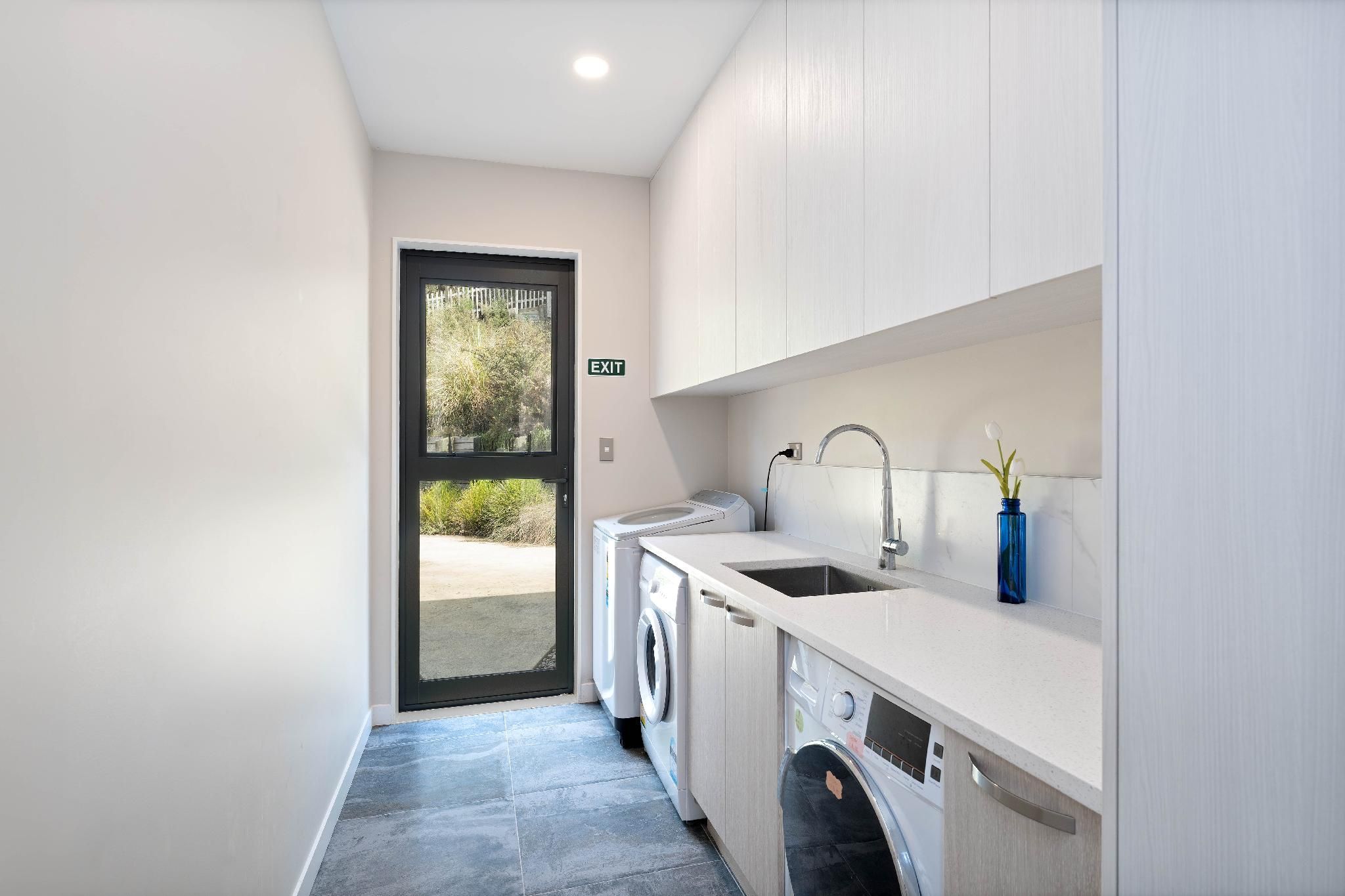 Alpaca Manor Double - Shared Bathroom 2