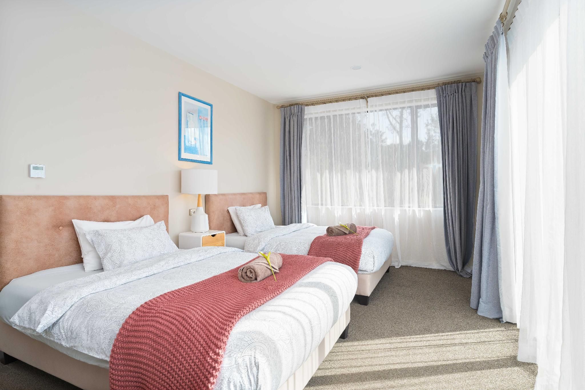 Alpaca Manor Ensuite Room with Private Bathroom 2