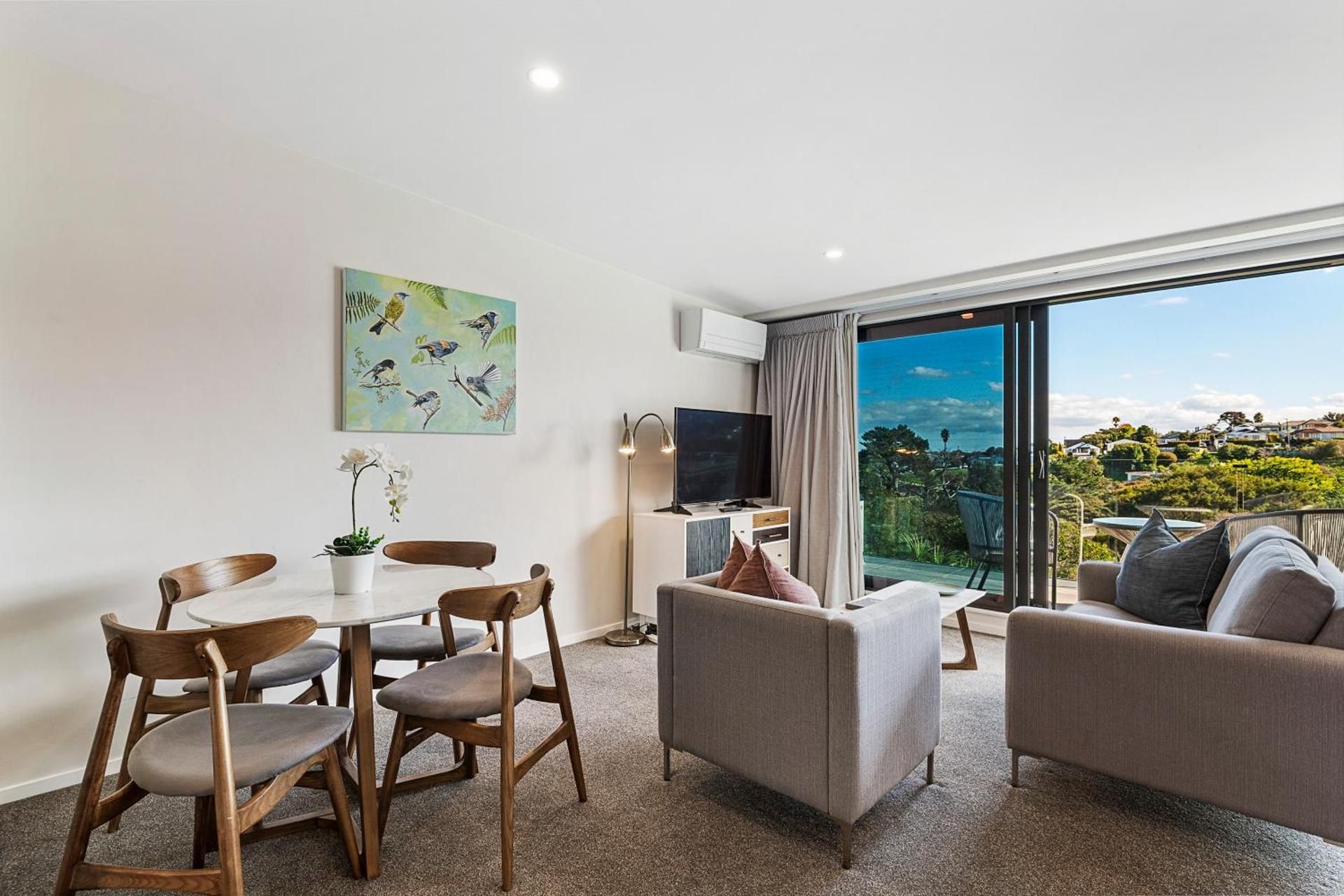 AIRCON Super King Superior Apartment