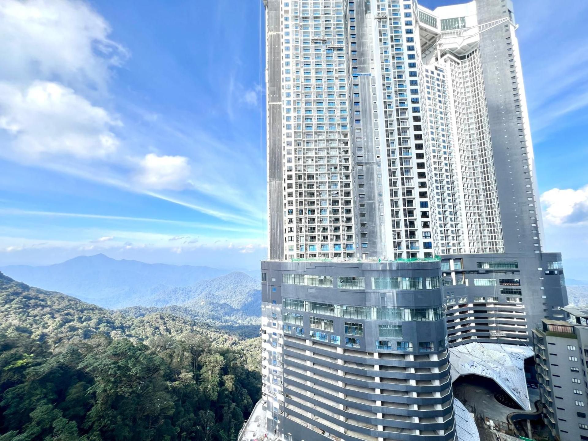 Genting Hill Top Sky by QH