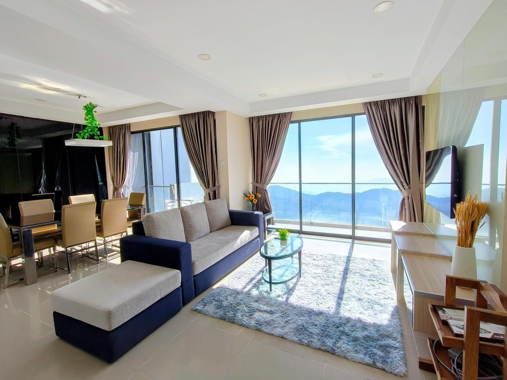 Three-Bedroom Apartment with Mountain View