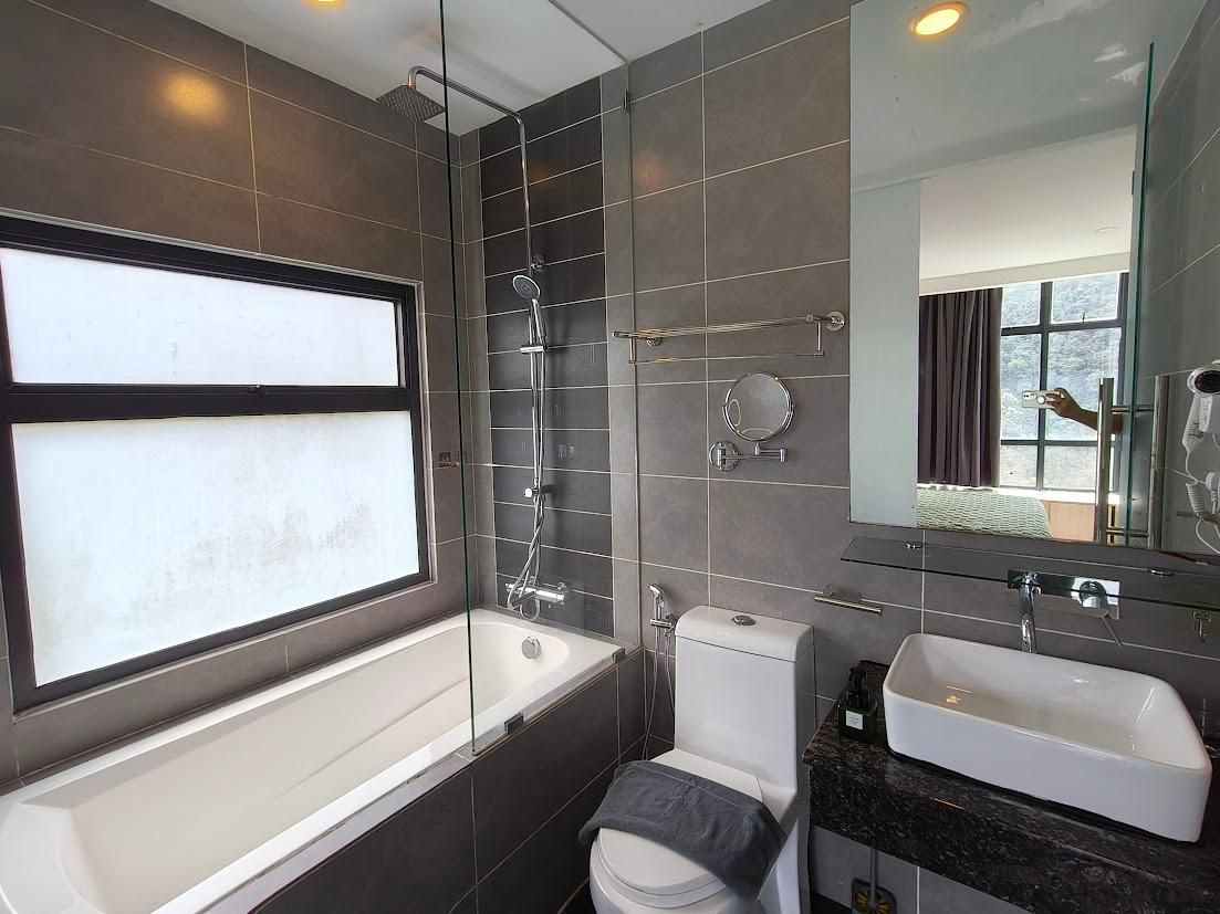 Two-Bedroom Deluxe Apartment with Balcony 2BR2B King