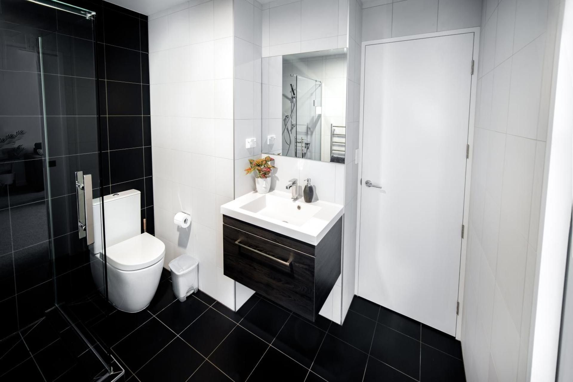 Two-Bedroom Apartment with Park View (2)