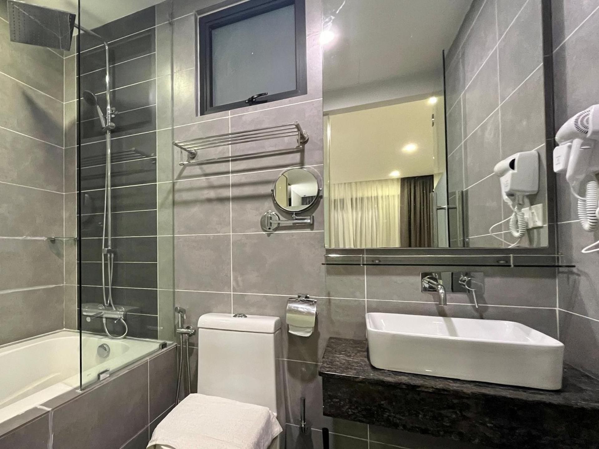 Three bedroom apartment (With WIFI)