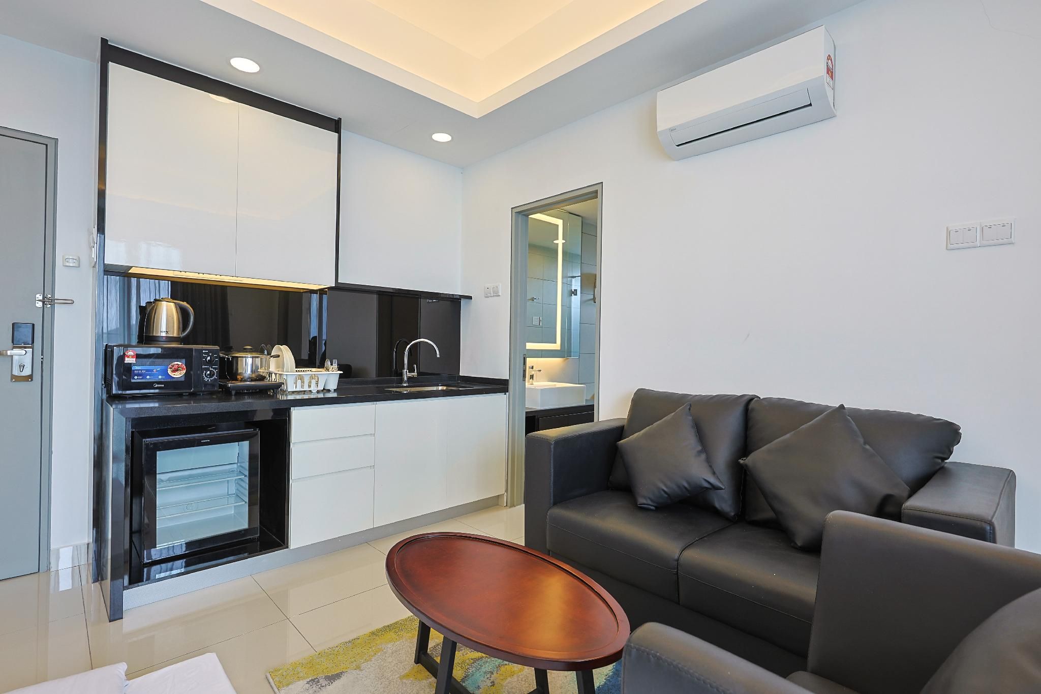 One Bedroom Apartment - 2 Adult with 2 Child