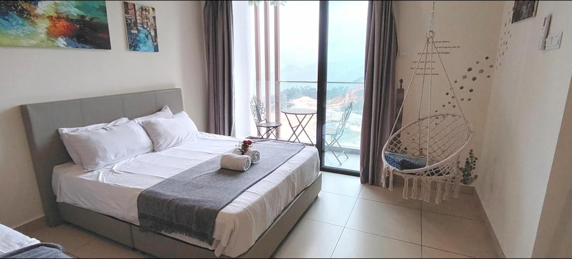 Studio Apartment with Balcony