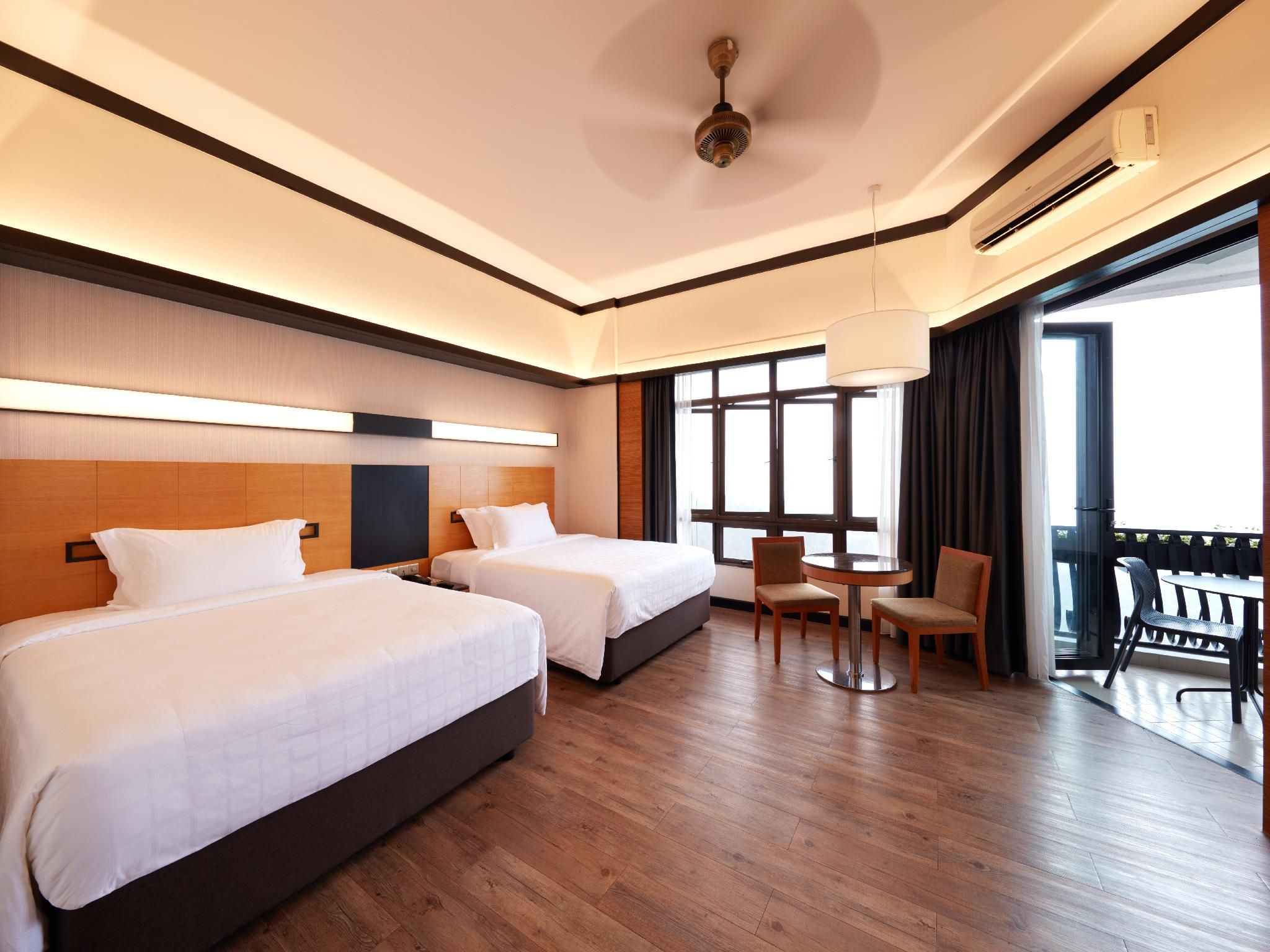 Superior Deluxe - Skytropolis Indoor Theme Park Package