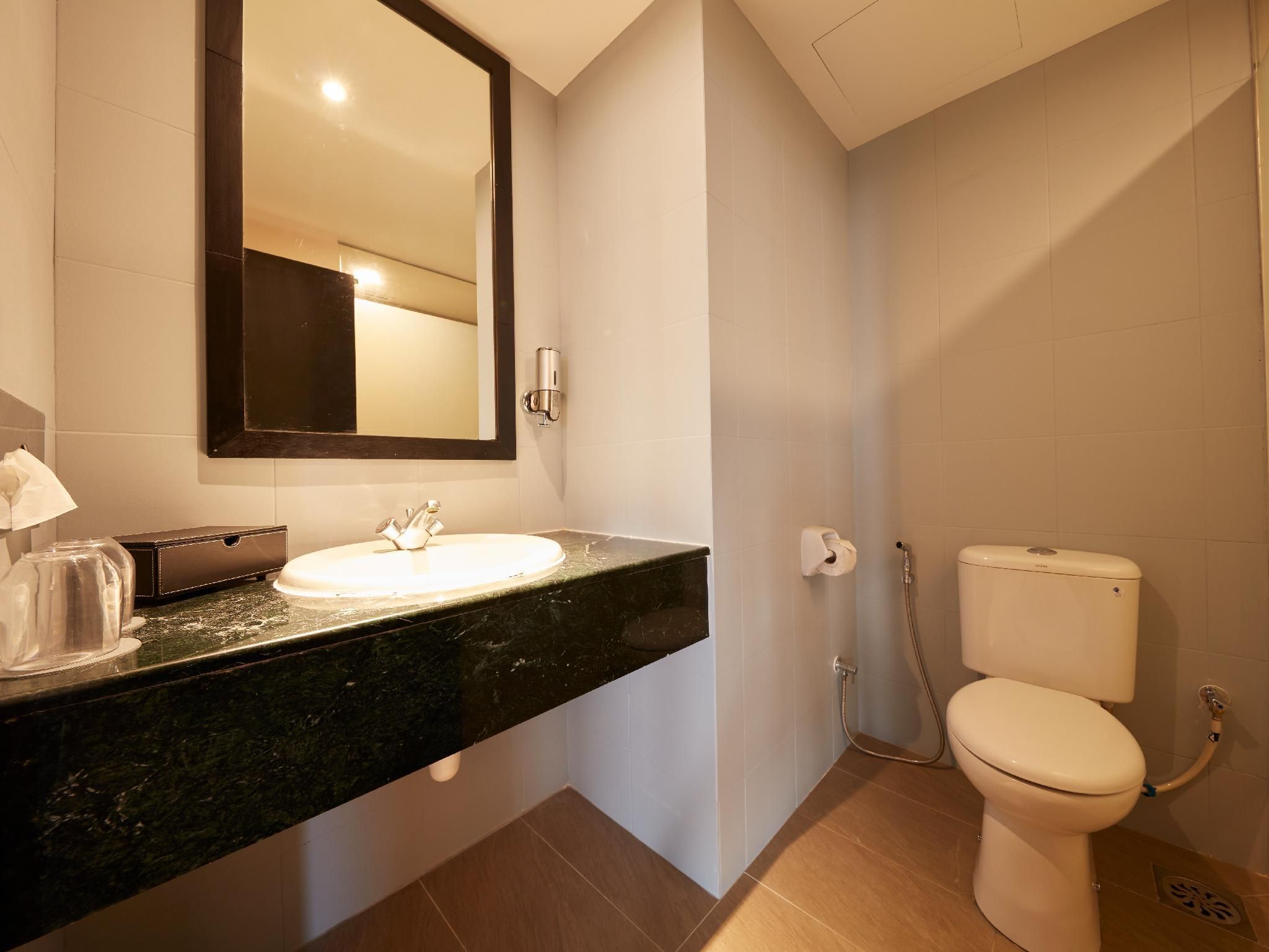 Superior Deluxe - Skytropolis Indoor Theme Park Package