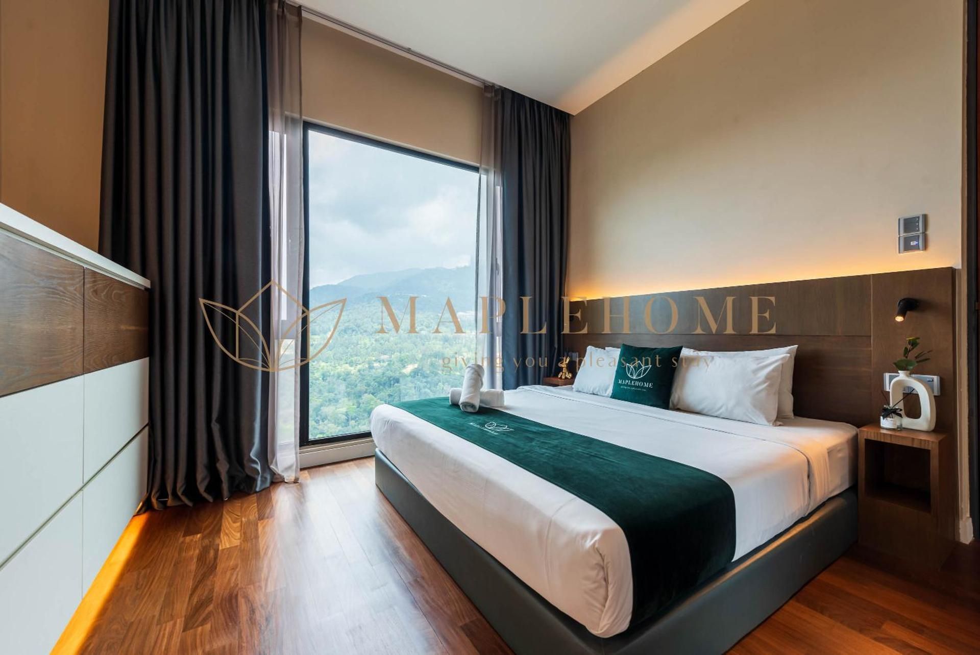 Balcony King Suite