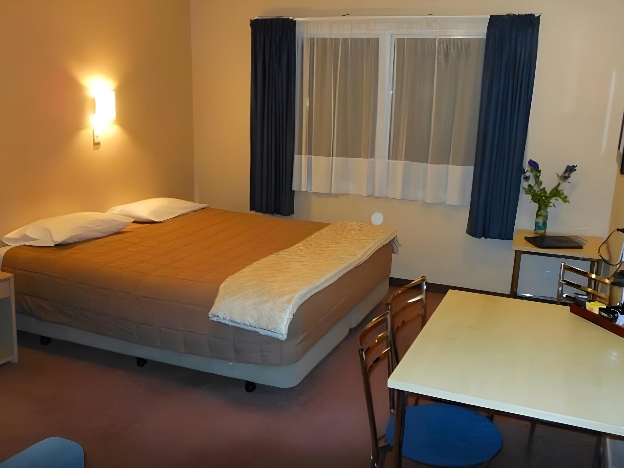 Standard Twin Studio