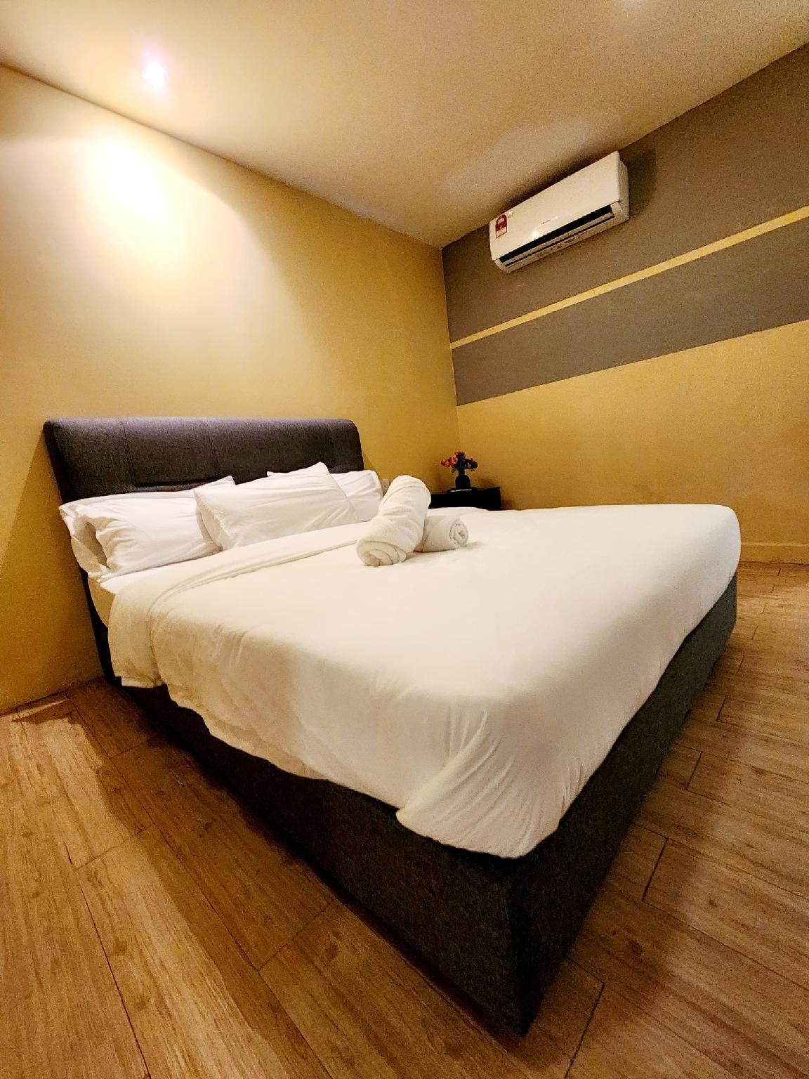 Queen Room
