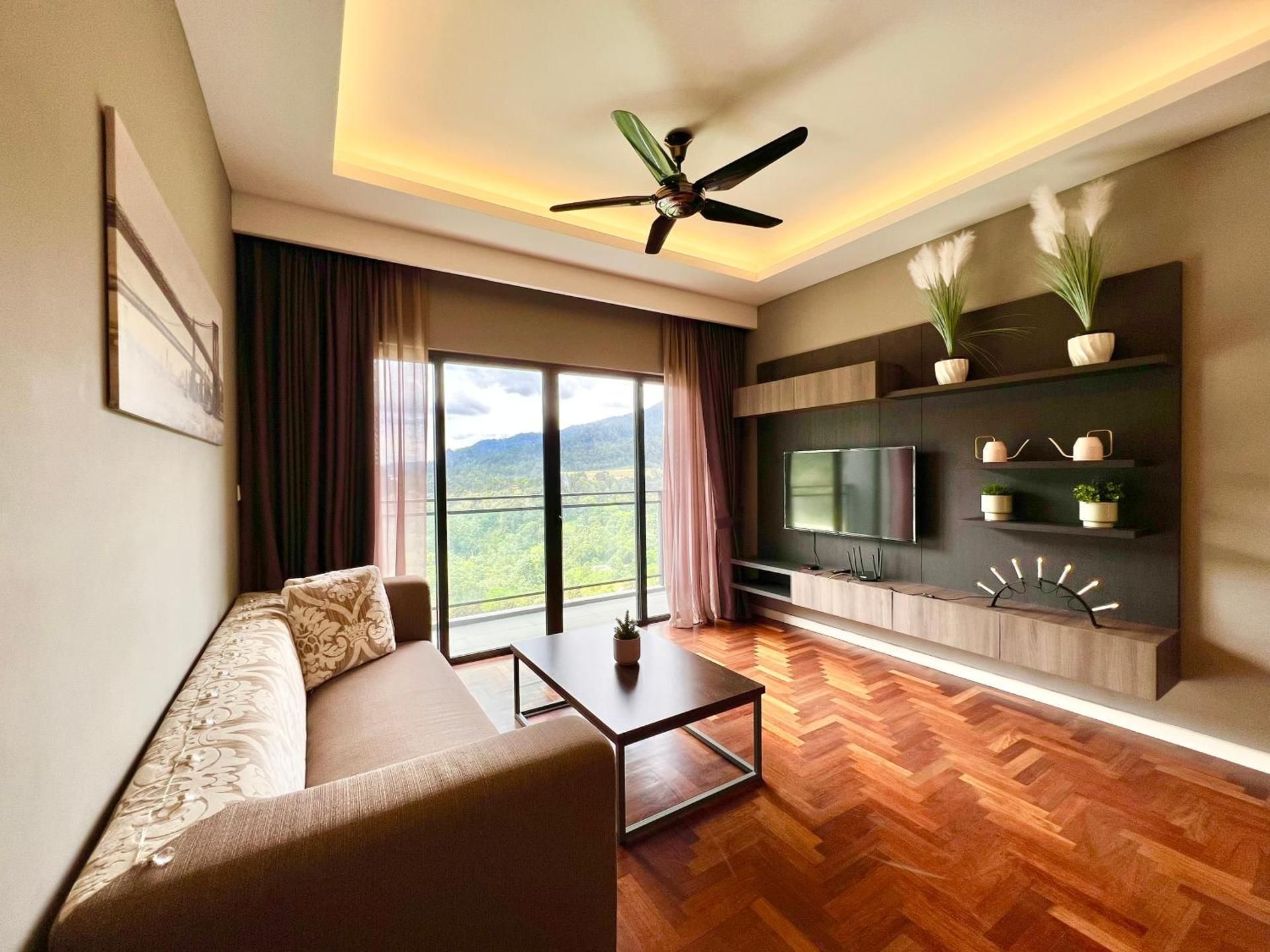 Three-Bedroom Apartment with Mountain View