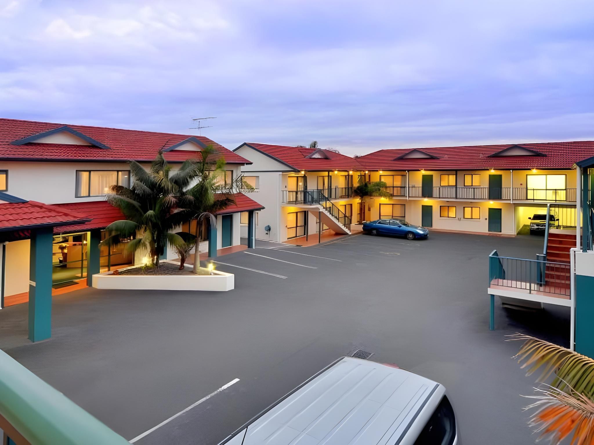 Academy at Botany Motor Inn