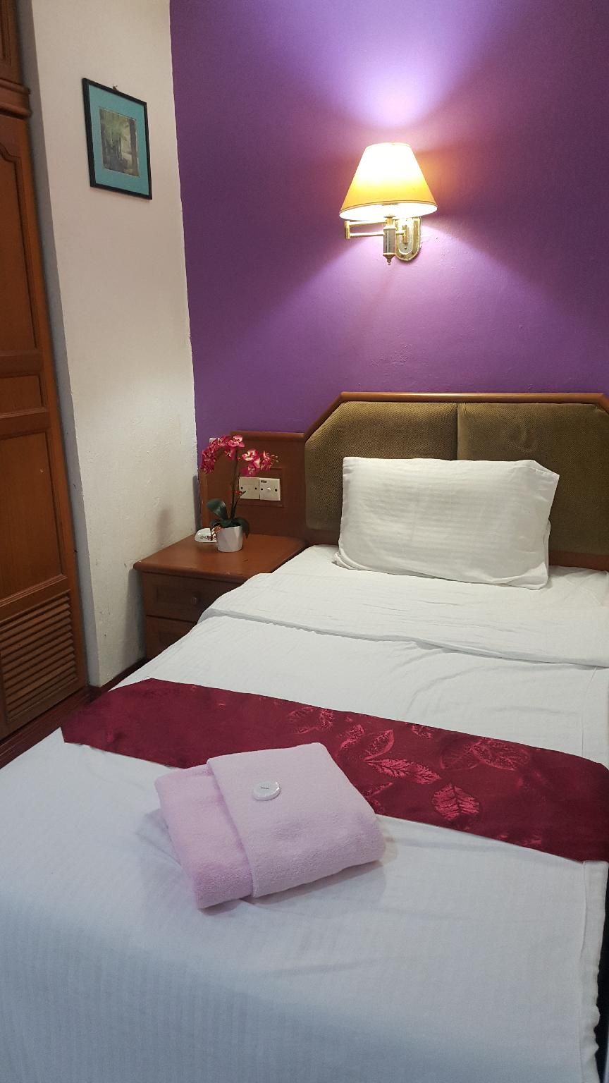 Single Room with Shared Bathroom