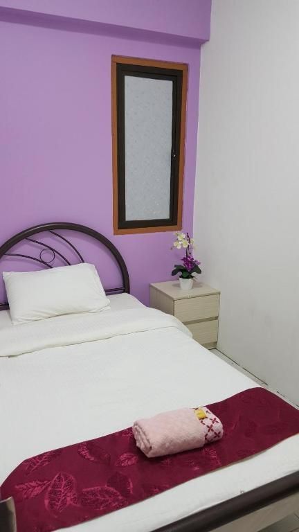 Single Room with Shared Bathroom