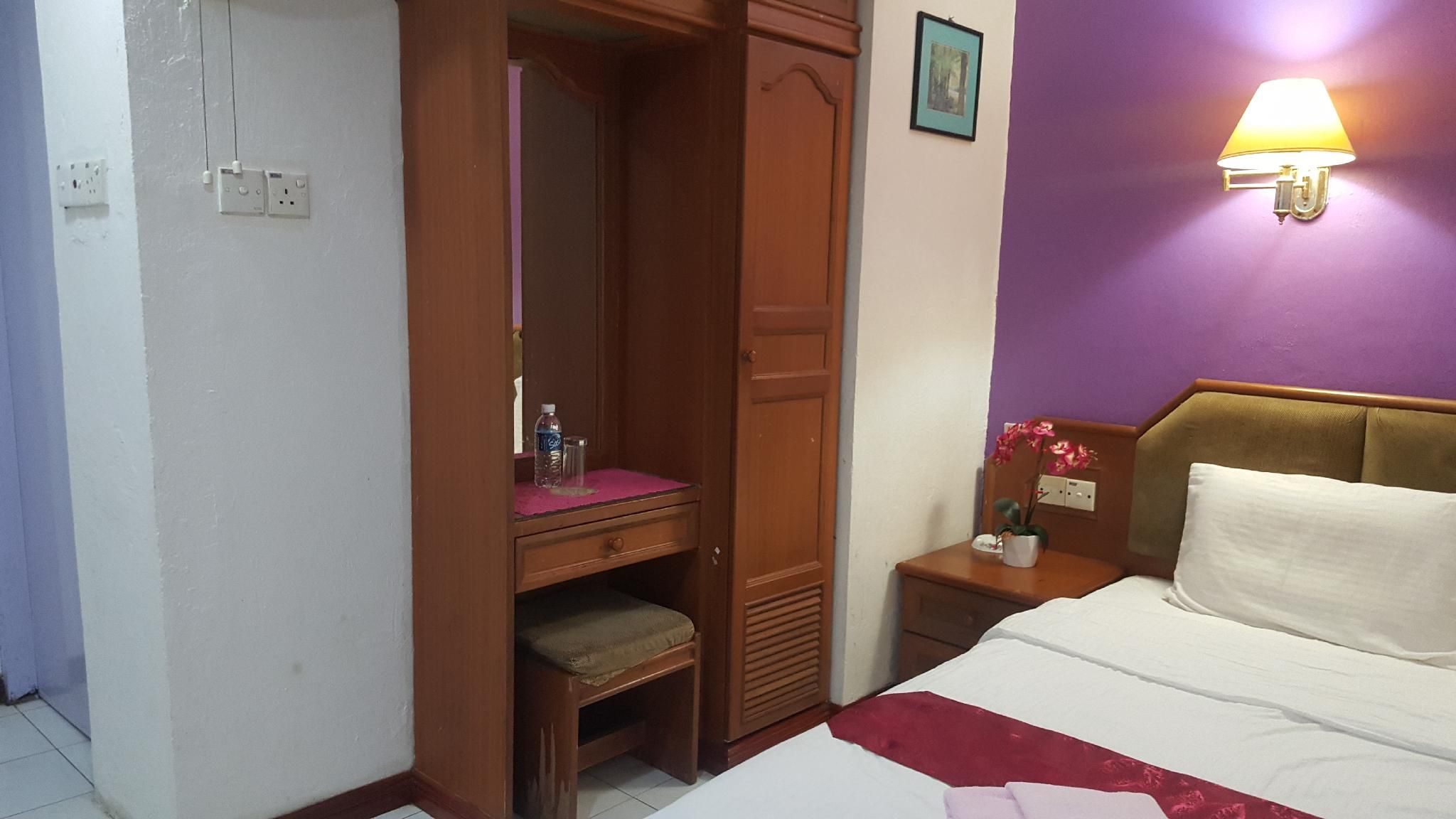 Standard Single Rooms
