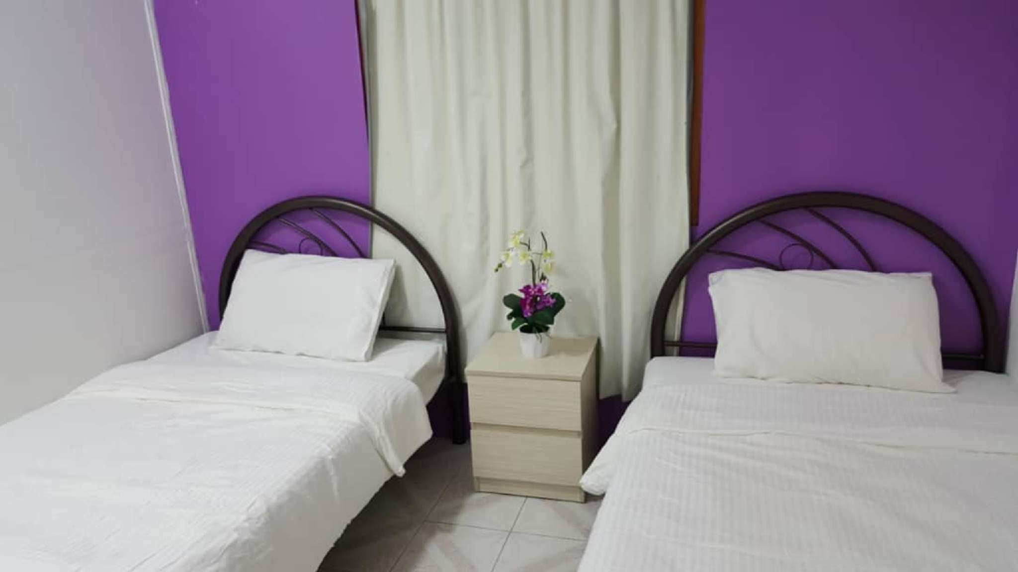 Twin Room with Shared Bathroom